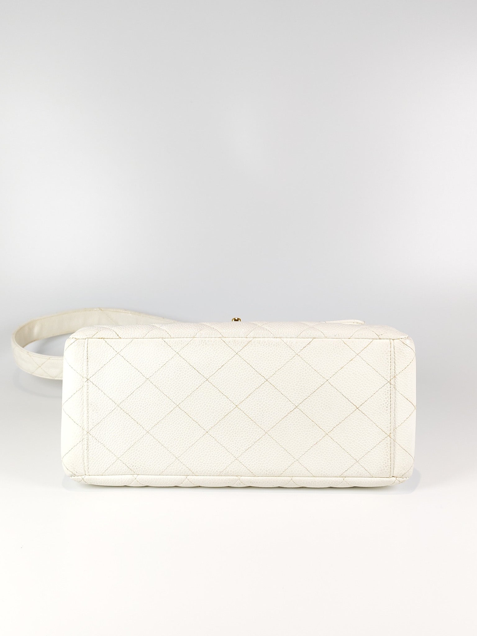 Vintage Kelly Flap in White Caviar Leather and Gold Hardware Shoulder Bag Series 4 | Purse Maison Luxury Bags Shop