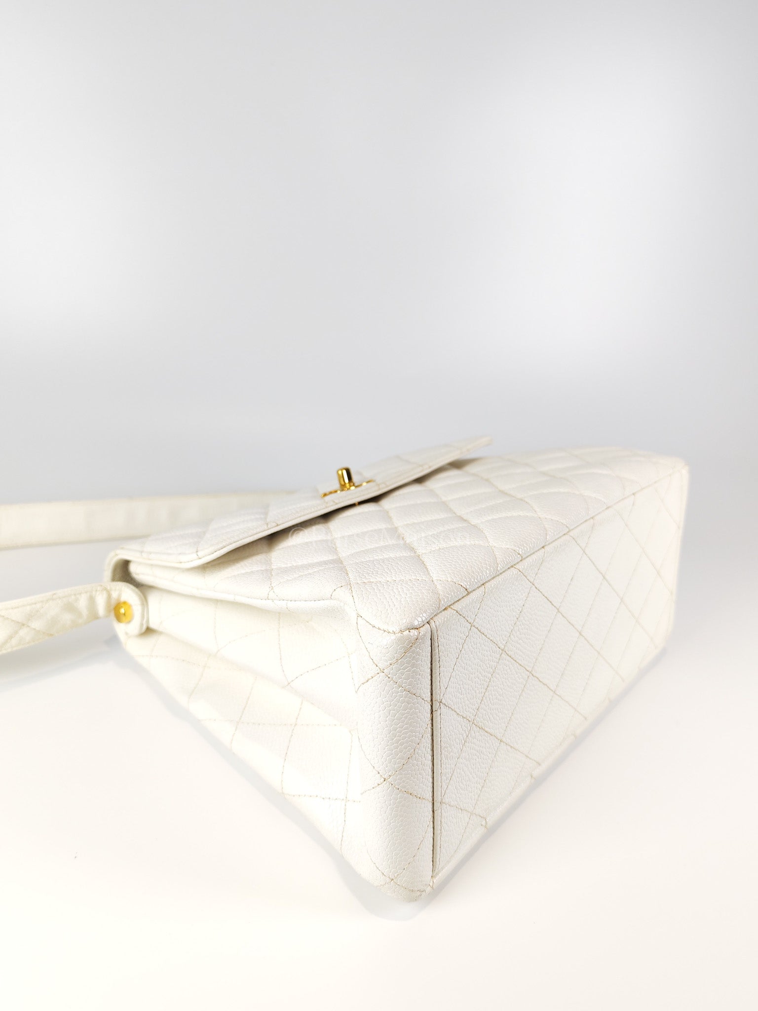 Vintage Kelly Flap in White Caviar Leather and Gold Hardware Shoulder Bag Series 4 | Purse Maison Luxury Bags Shop