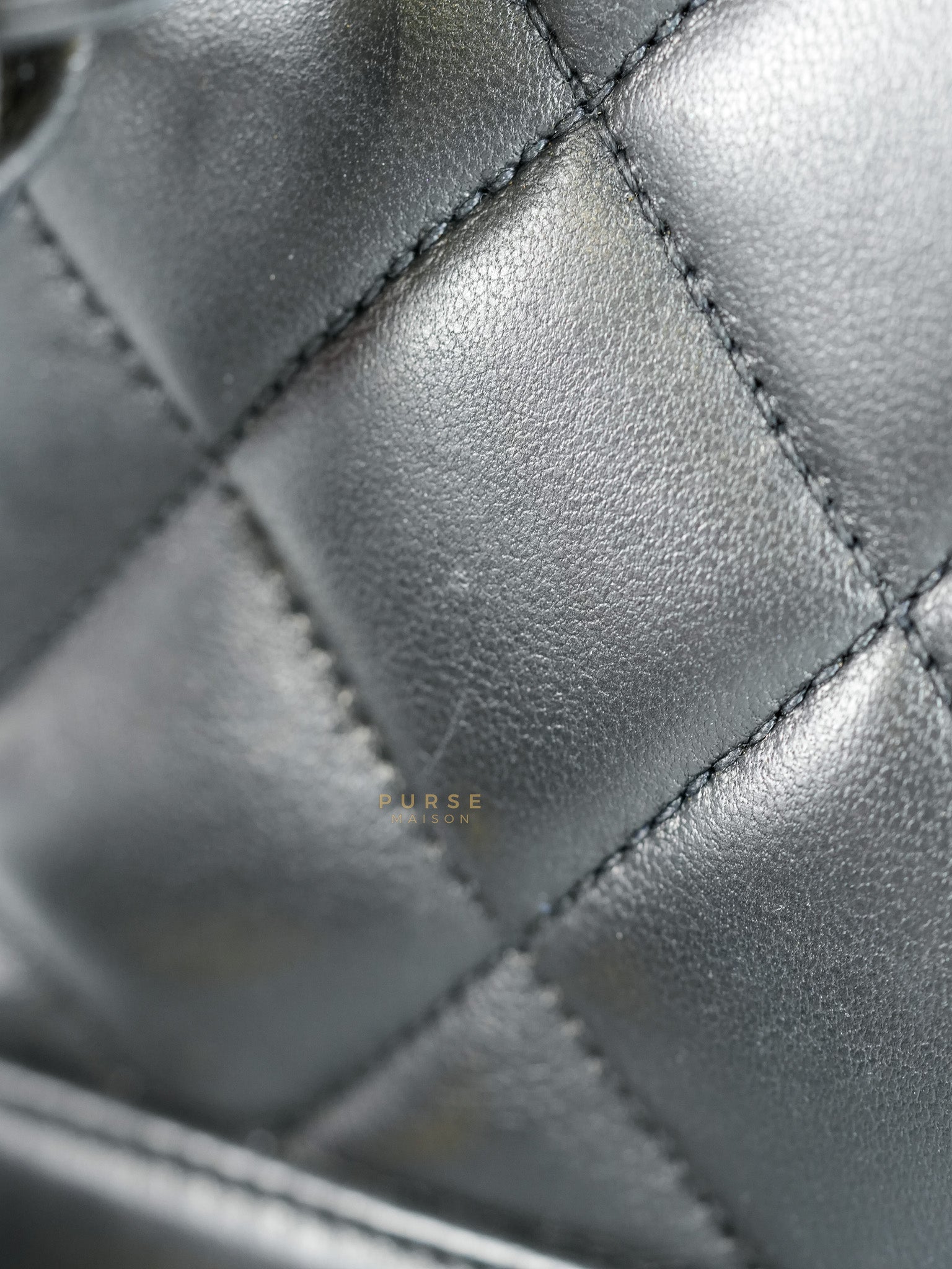 Vintage Tote Bag Medium in Black Quilted Lambskin Leather Series 25 | Purse Maison Luxury Bags Shop