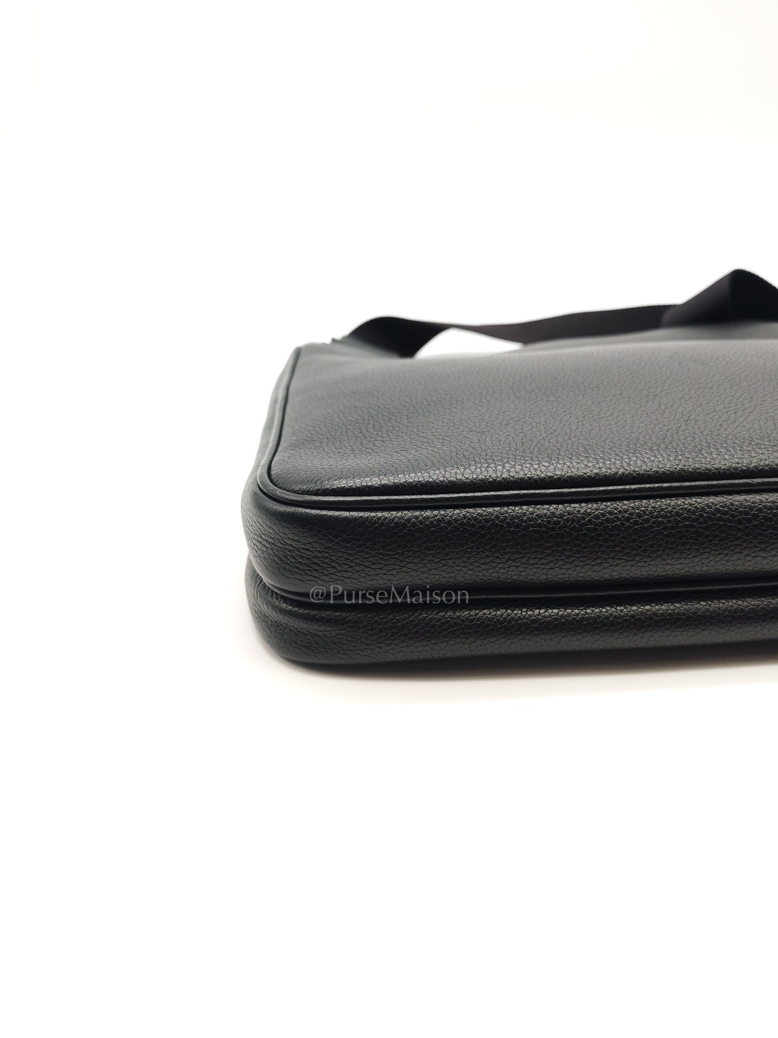 Vitello City Shoulder Bag in Calfskin Leather & Silver Hardware | Purse Maison Luxury Bags Shop