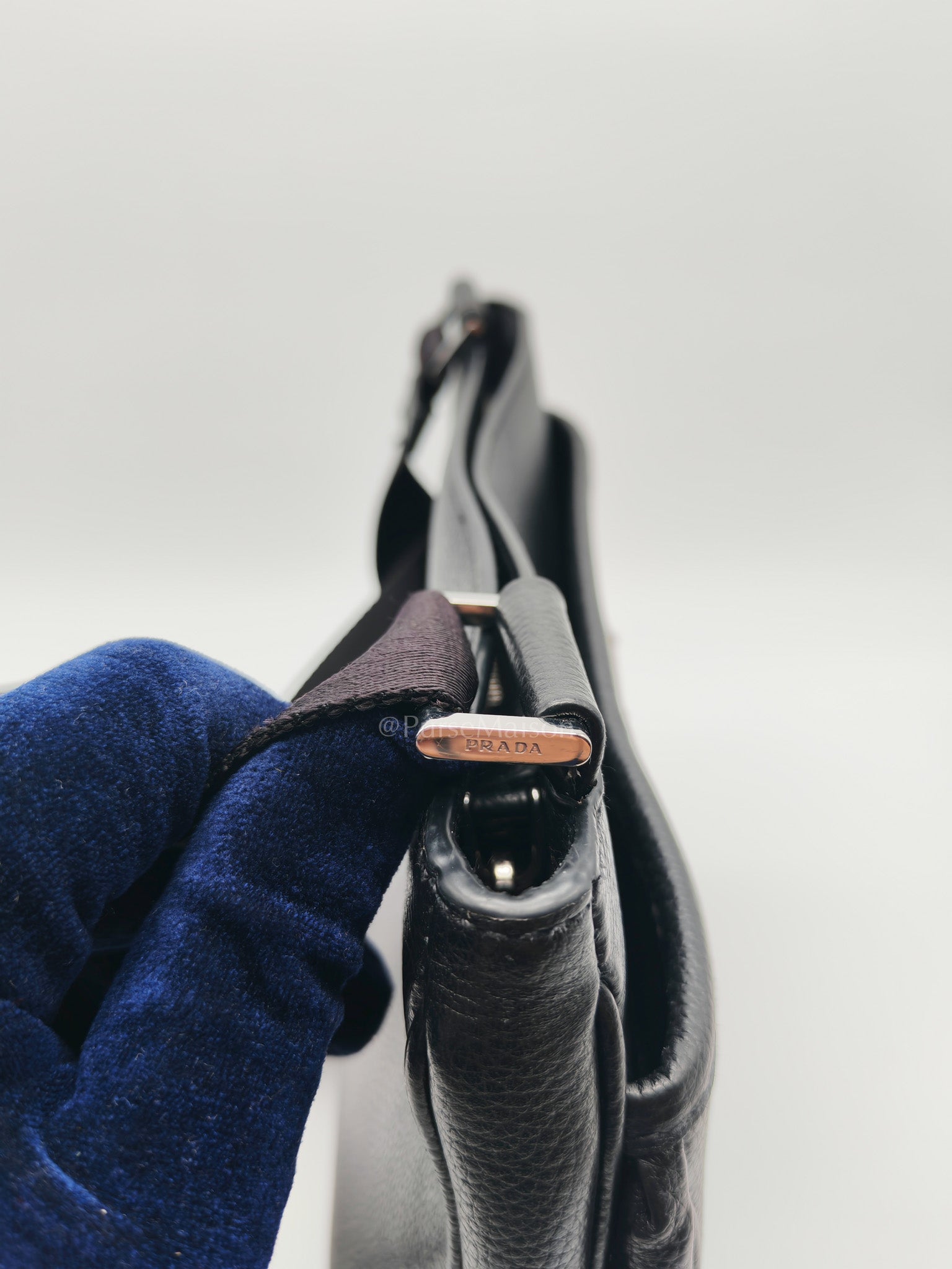Vitello City Shoulder Bag in Calfskin Leather & Silver Hardware | Purse Maison Luxury Bags Shop