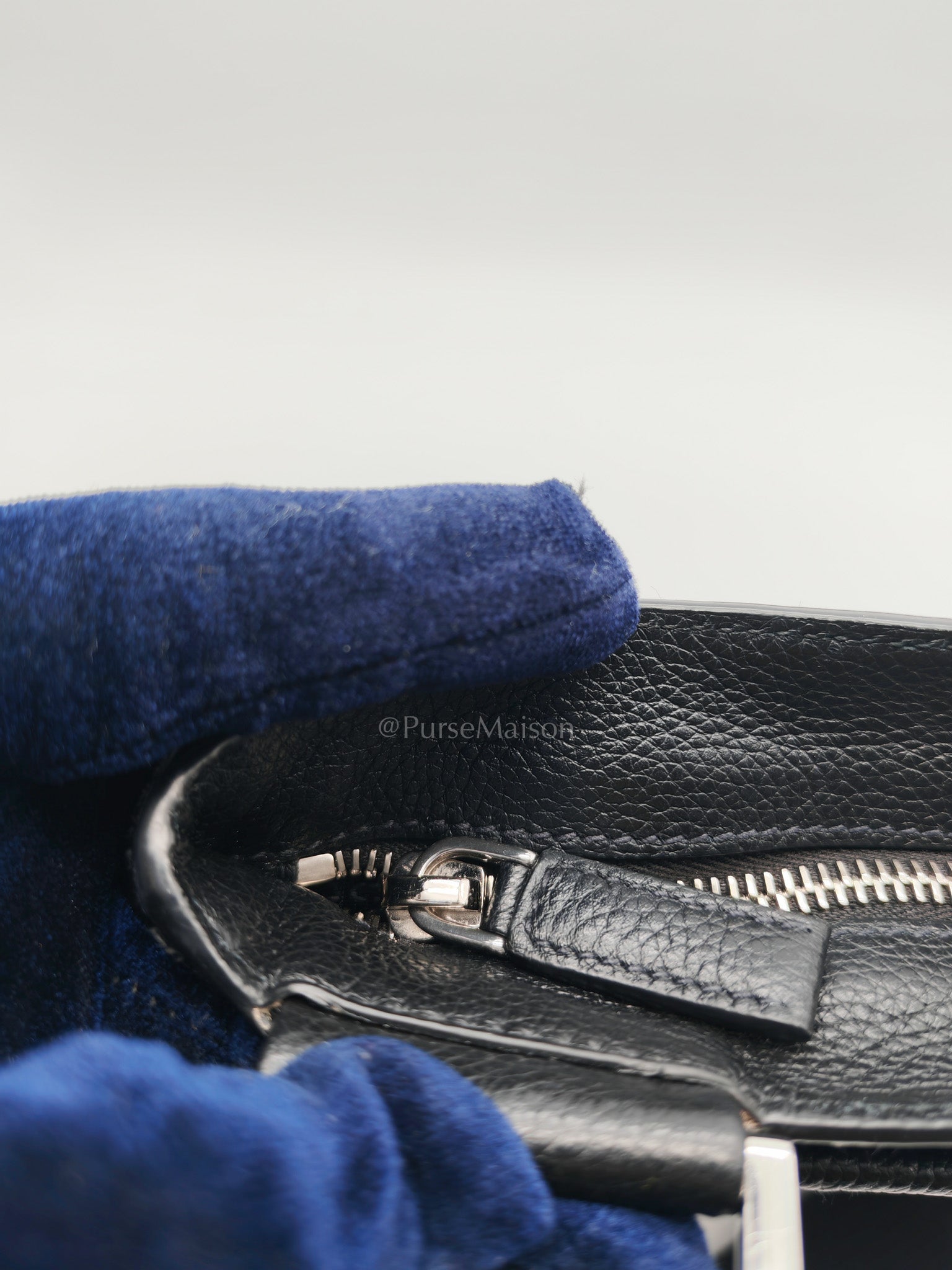 Vitello City Shoulder Bag in Calfskin Leather & Silver Hardware | Purse Maison Luxury Bags Shop