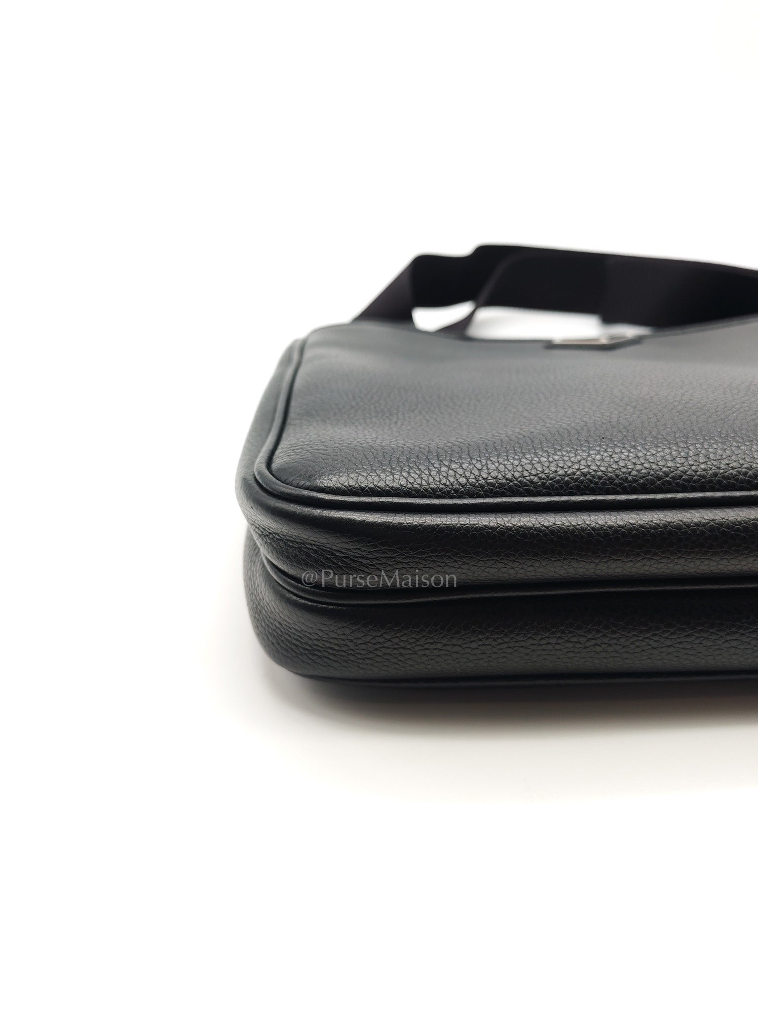Vitello City Shoulder Bag in Calfskin Leather & Silver Hardware | Purse Maison Luxury Bags Shop