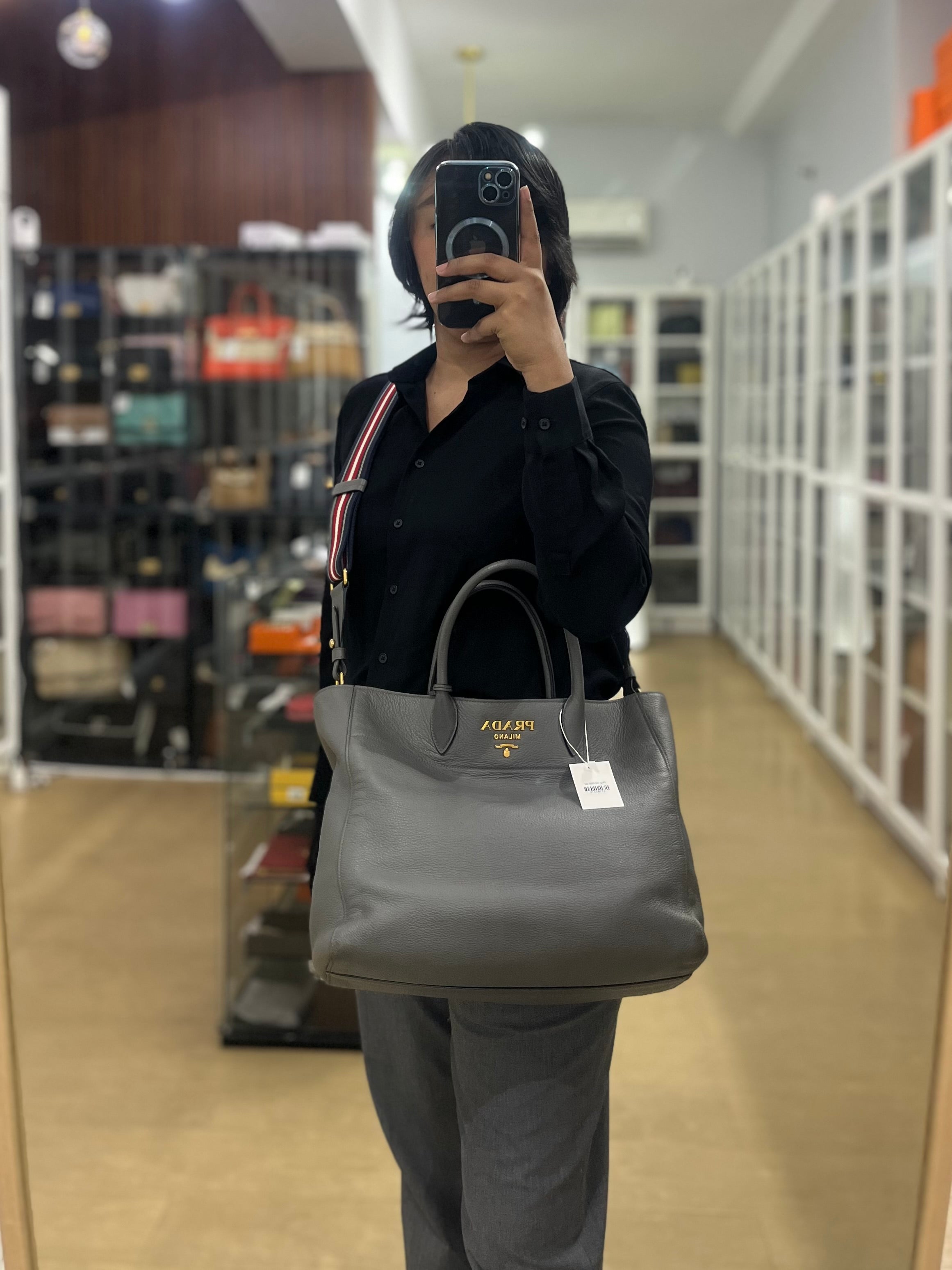 Vitello Daino Large Tote Bag in Clay Gray | Purse Maison Luxury Bags Shop