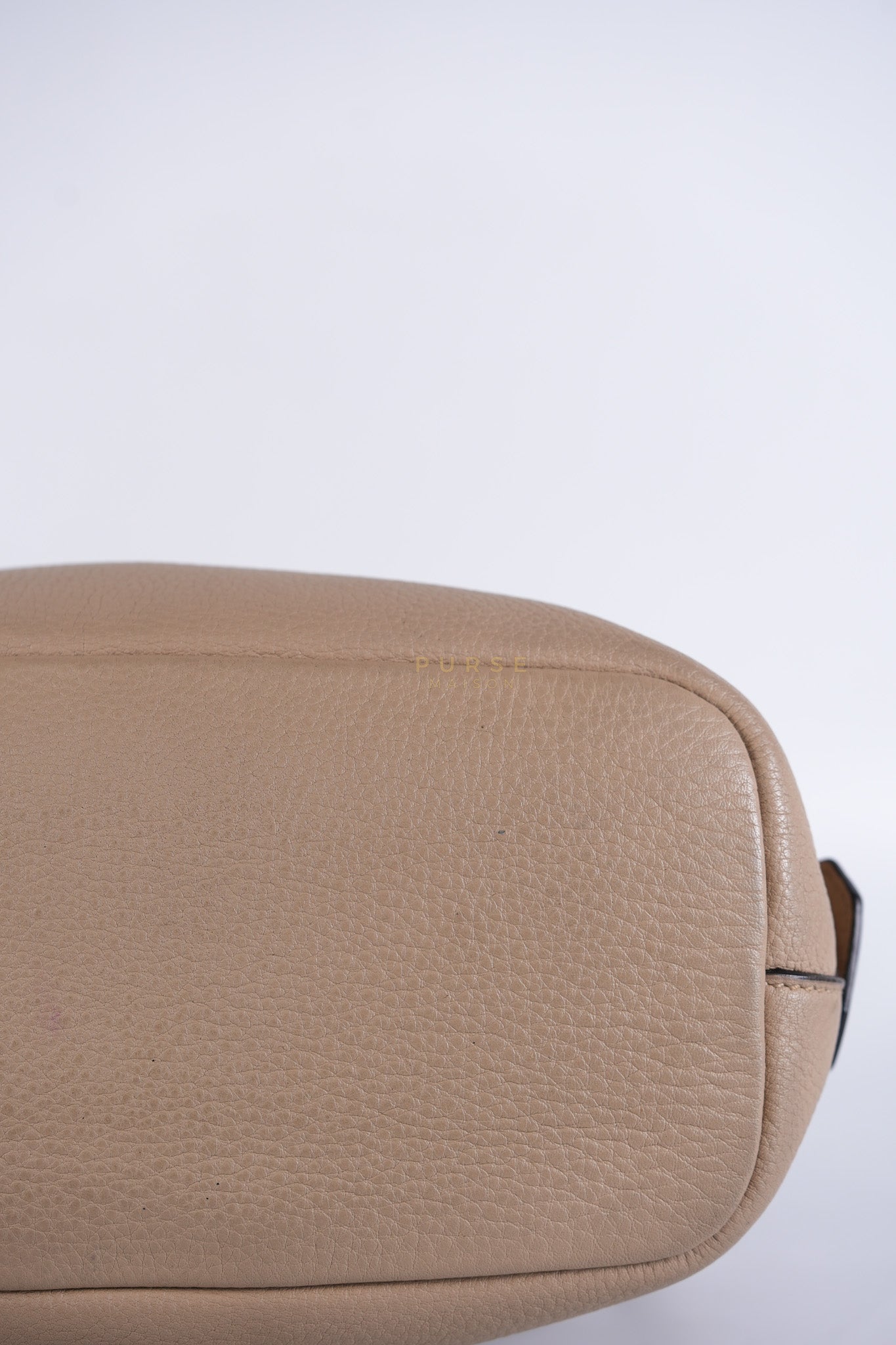 Vitello Daino Shoulder Bag in Dark Beige Leather | Purse Maison Luxury Bags Shop