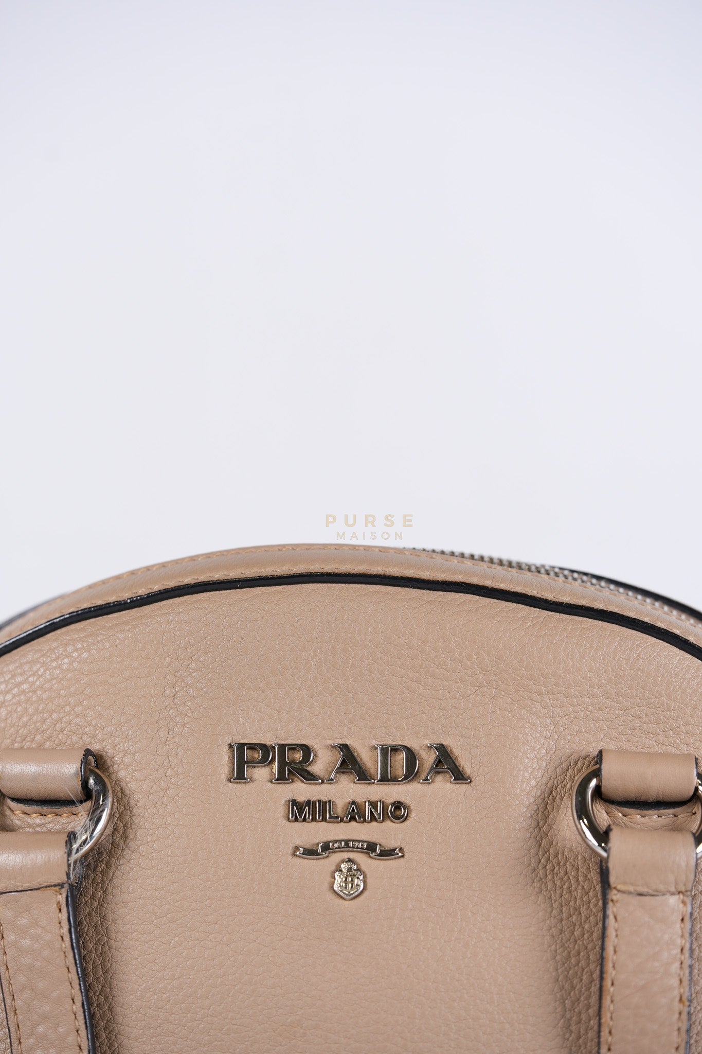 Vitello Daino Shoulder Bag in Dark Beige Leather | Purse Maison Luxury Bags Shop