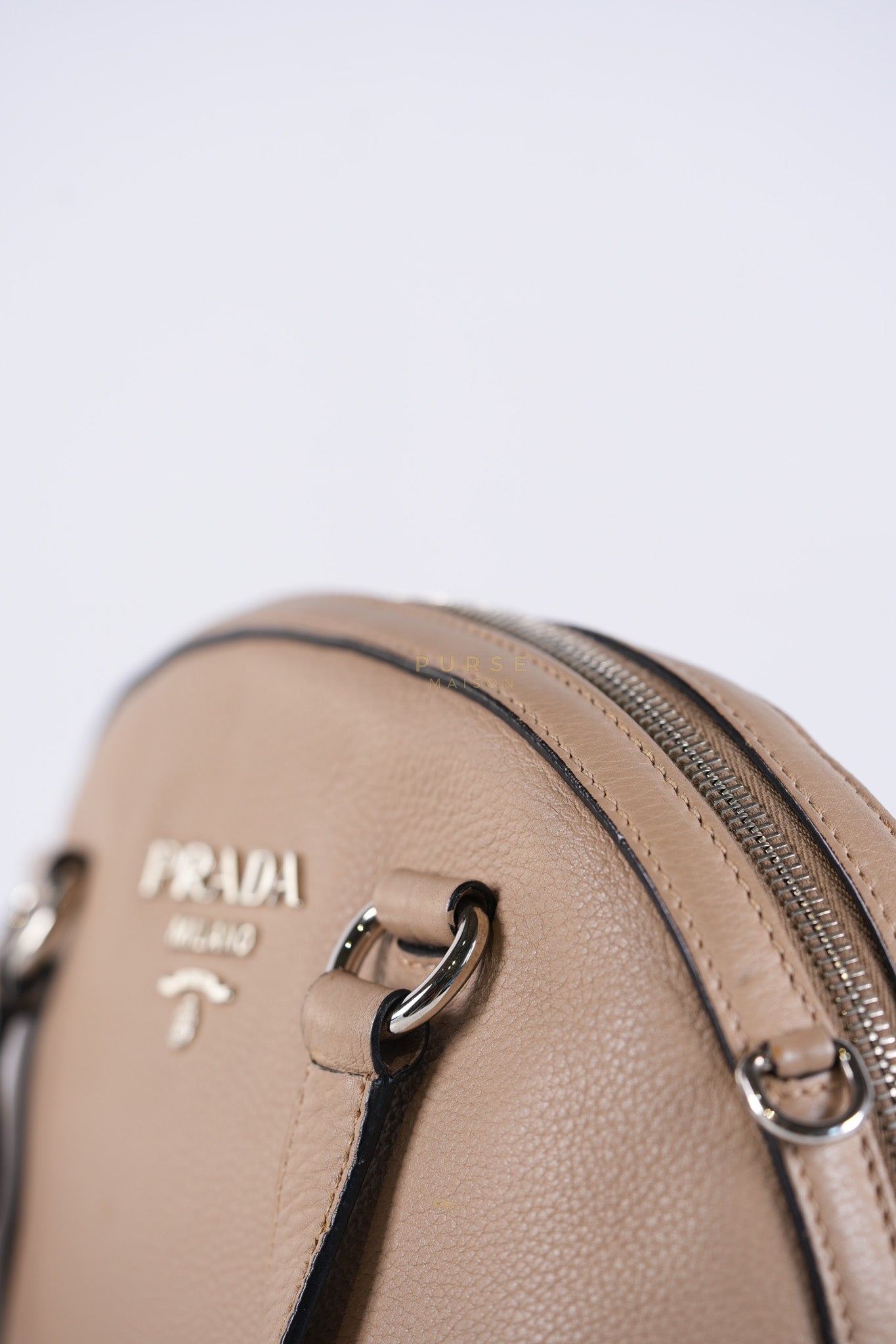 Vitello Daino Shoulder Bag in Dark Beige Leather | Purse Maison Luxury Bags Shop