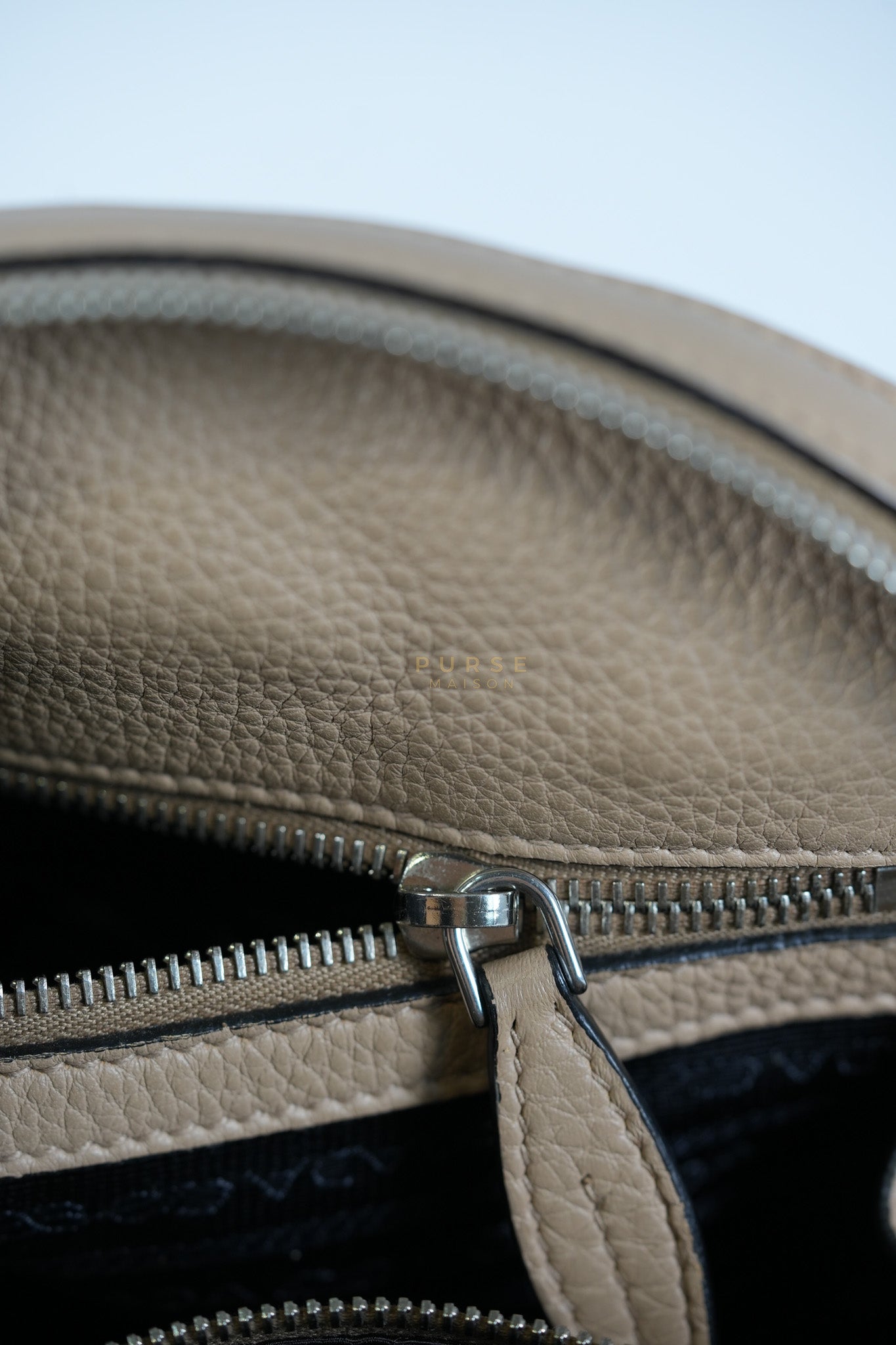 Vitello Daino Shoulder Bag in Dark Beige Leather | Purse Maison Luxury Bags Shop