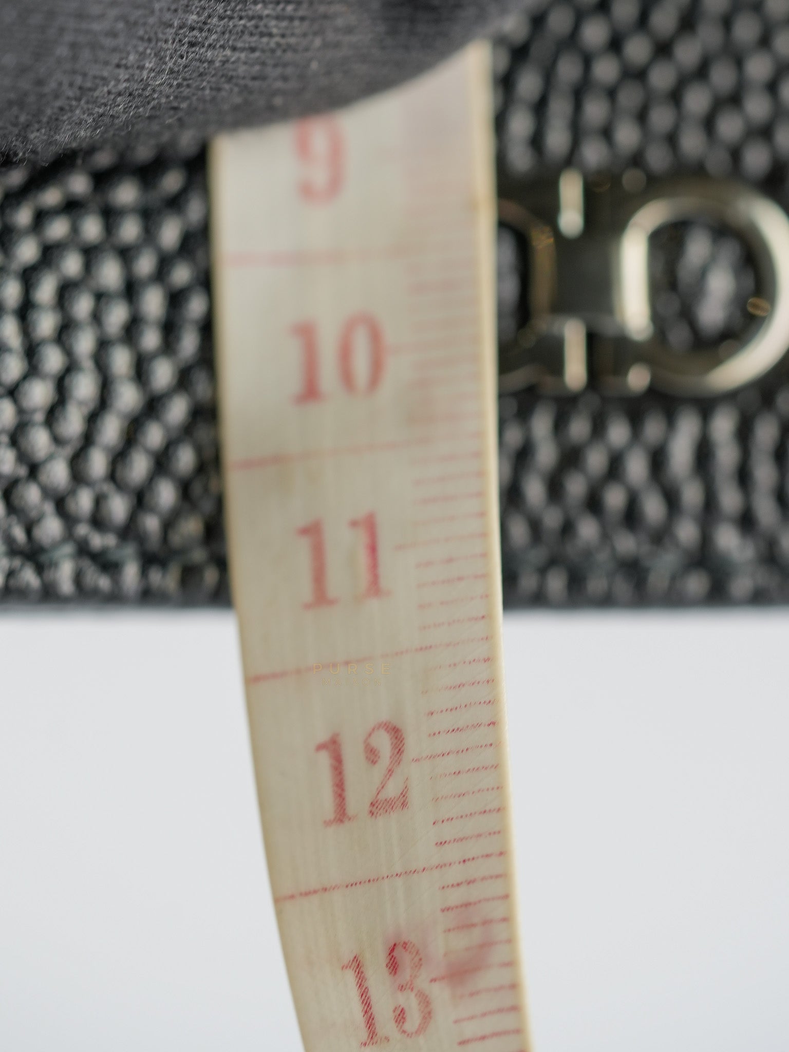 Vlogo Pebbled Calfskin Leather Card Holder in Nero | Purse Maison Luxury Bags Shop