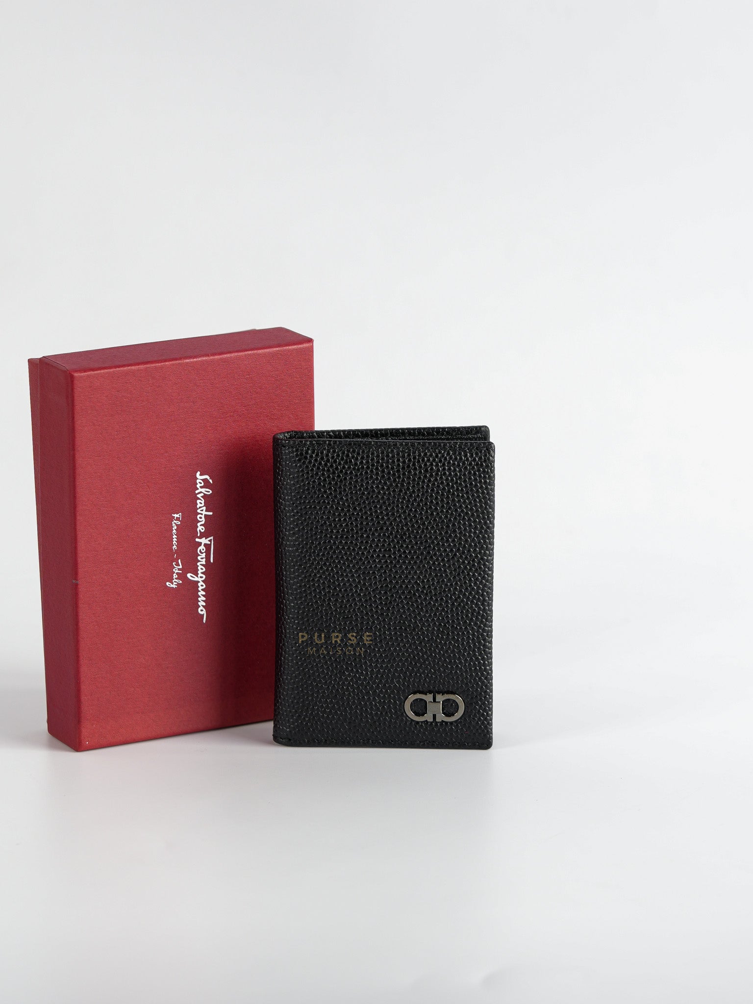 Vlogo Pebbled Calfskin Leather Card Holder in Nero | Purse Maison Luxury Bags Shop