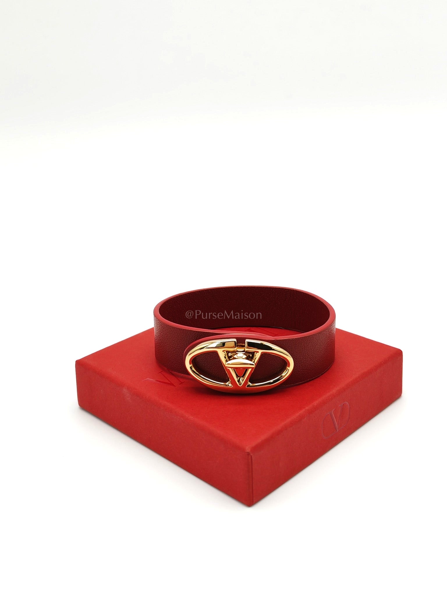 VLogo Red Calfskin Leather Buckle Bracelet | Purse Maison Luxury Bags Shop