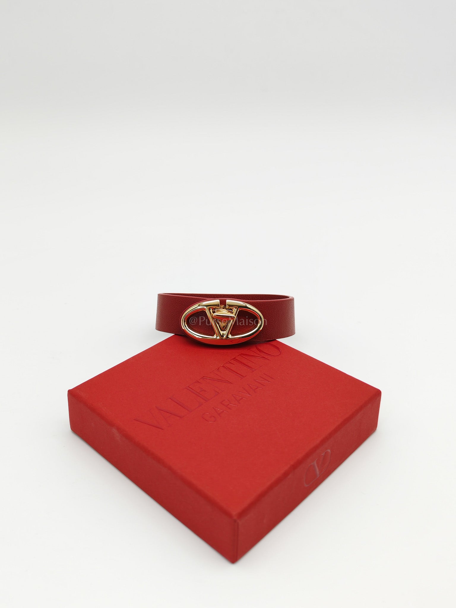 VLogo Red Calfskin Leather Buckle Bracelet | Purse Maison Luxury Bags Shop