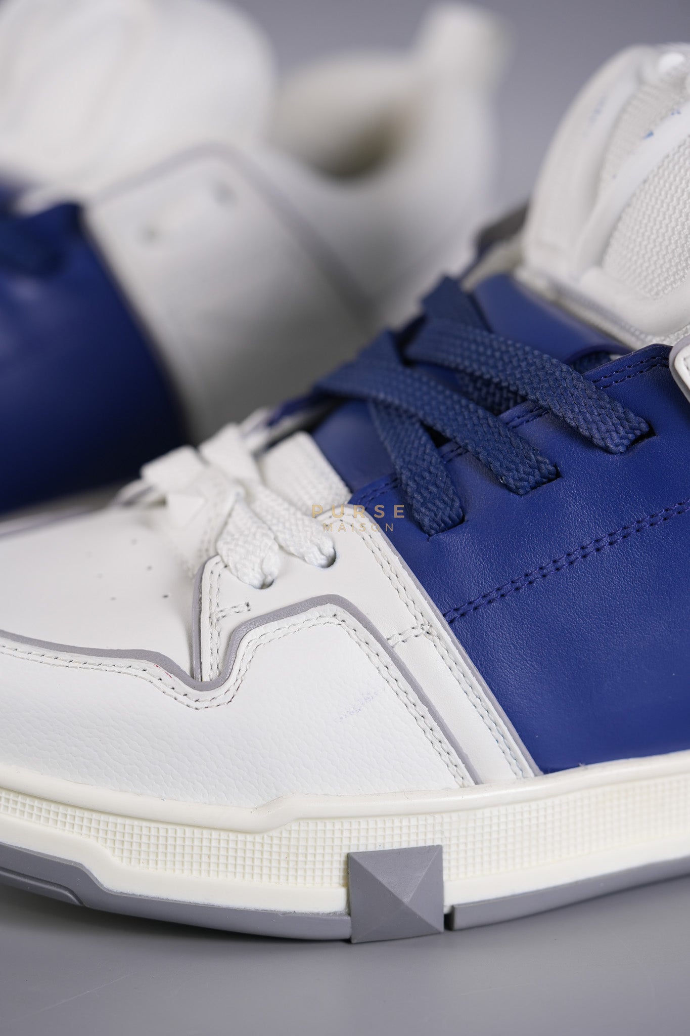 VLogo Signature Mid-Top Sneakers Size 44 EU(28.5cm) | Purse Maison Luxury Bags Shop