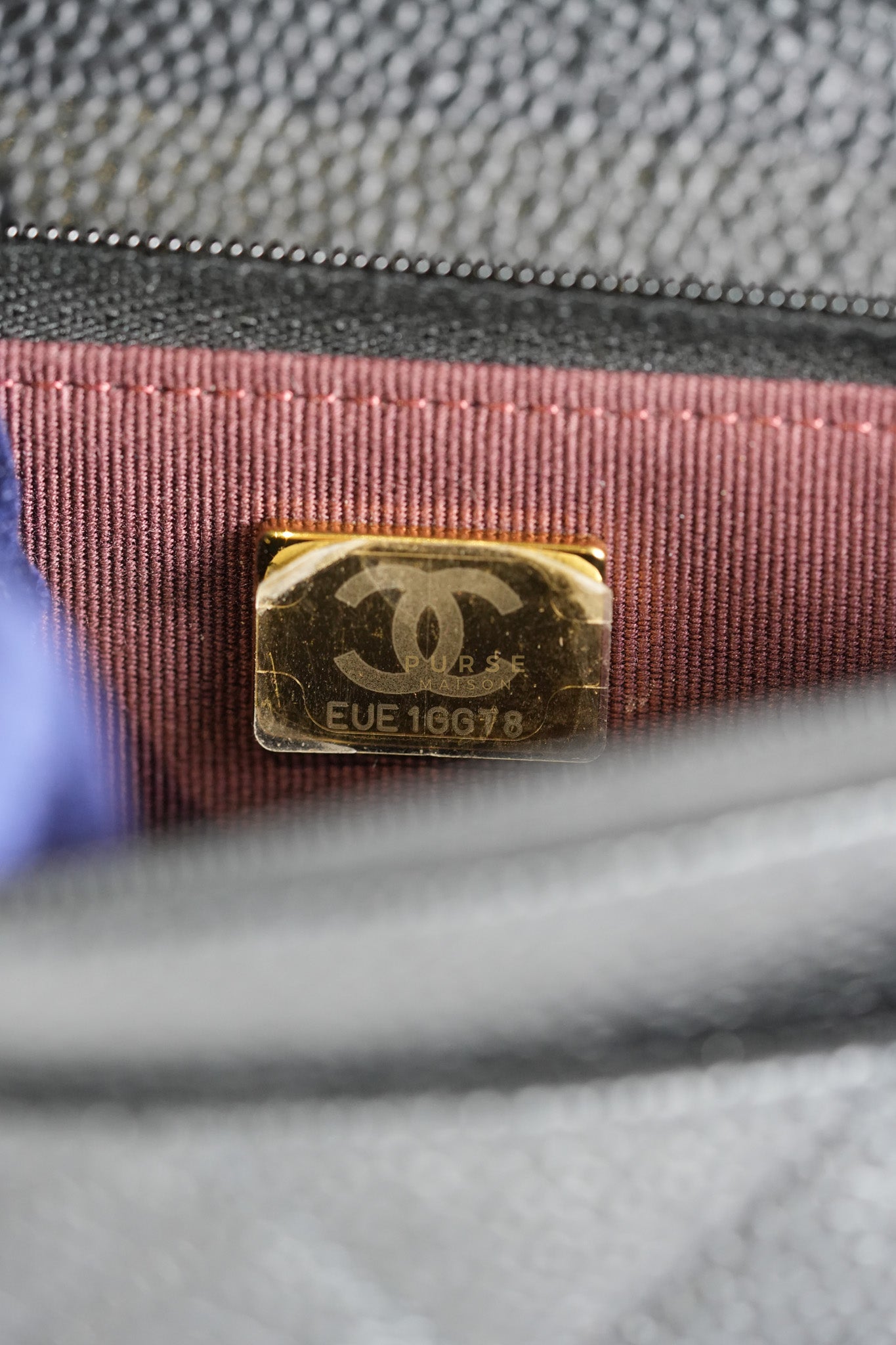 Wallet On Chain in Black Caviar Leather Gold Hardware (Microchip) | Purse Maison Luxury Bags Shop