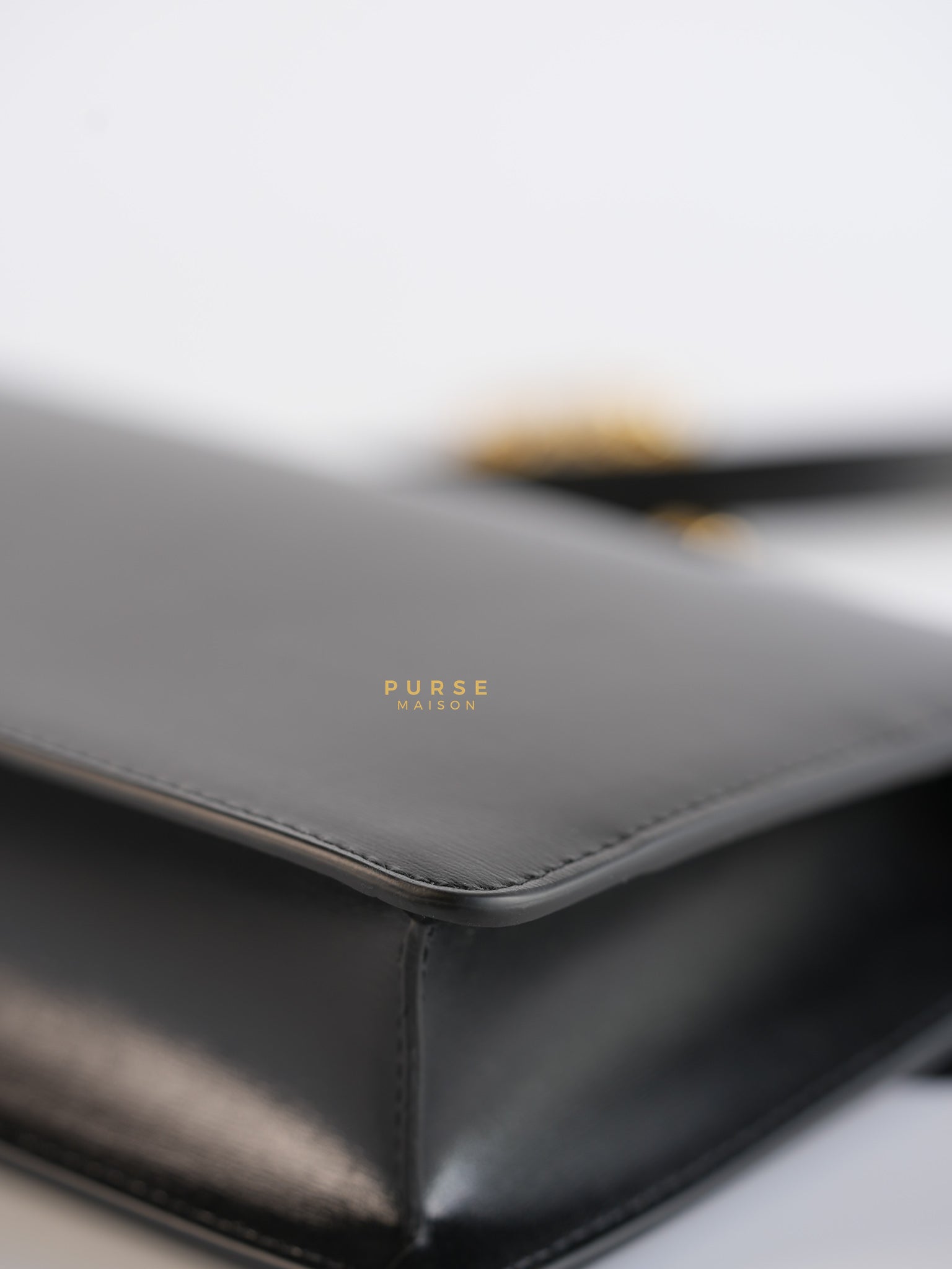 Wallet On Chain Margo Black in Smooth Leather | Purse Maison Luxury Bags Shop