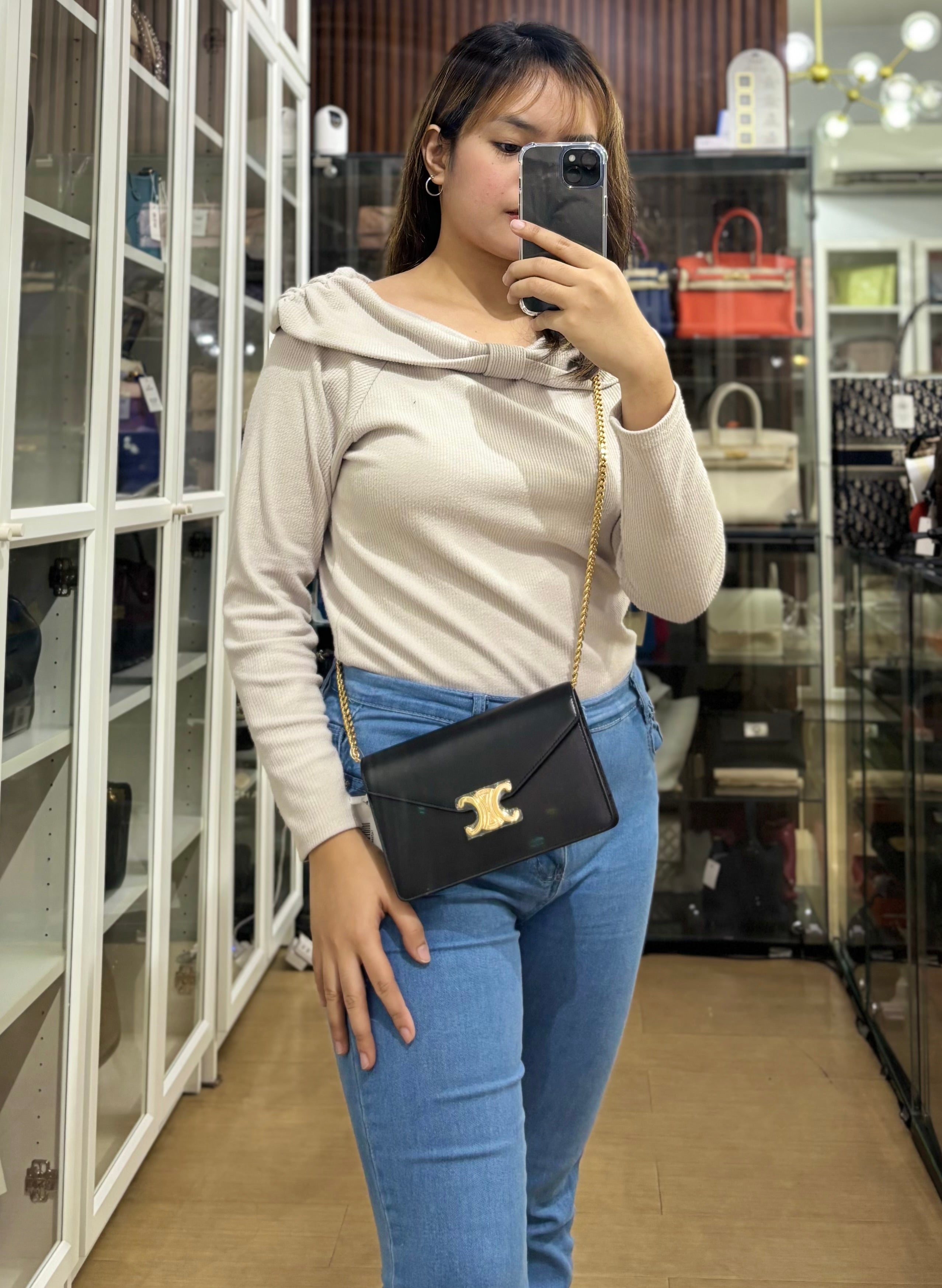 Wallet On Chain Margo Black in Smooth Leather | Purse Maison Luxury Bags Shop