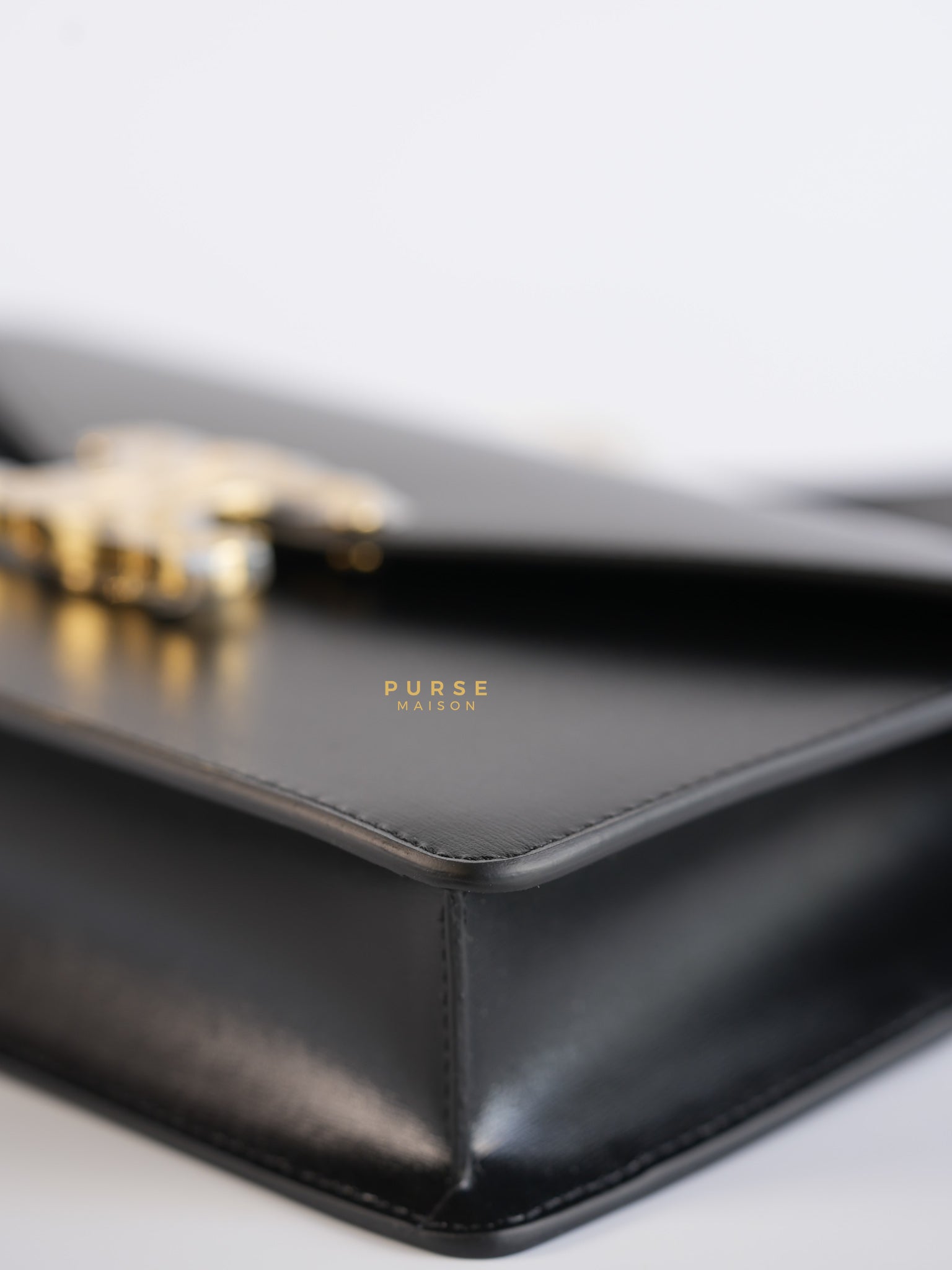 Wallet On Chain Margo Black in Smooth Leather | Purse Maison Luxury Bags Shop