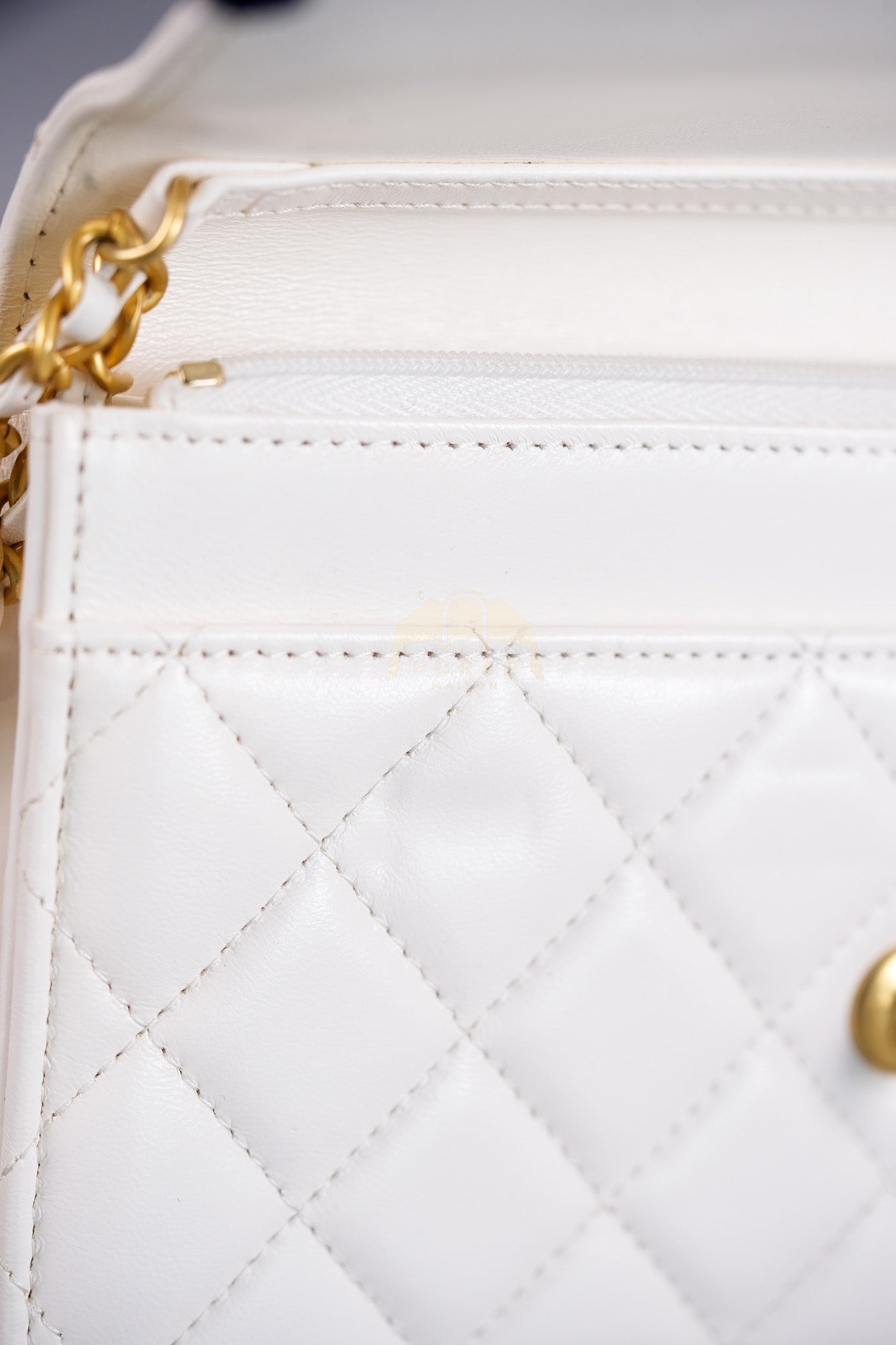 Wallet On Chain (WOC) Double Chain in White Lambskin Leather and Aged Gold Hardware (Microchip) | Purse Maison Luxury Bags Shop