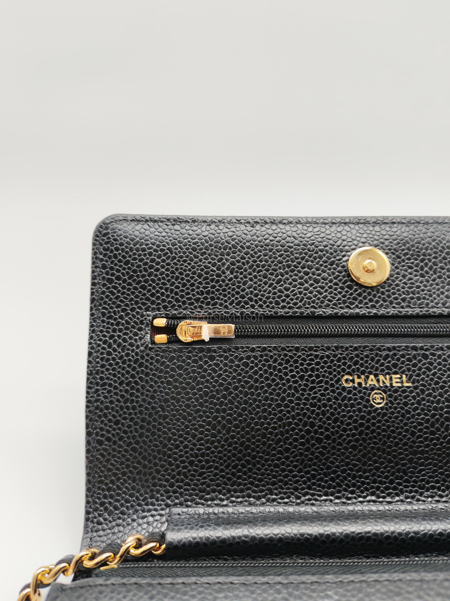 Wallet On Chain (WOC) in Black Caviar Leather and Gold Hardware (Microchip) | Purse Maison Luxury Bags Shop