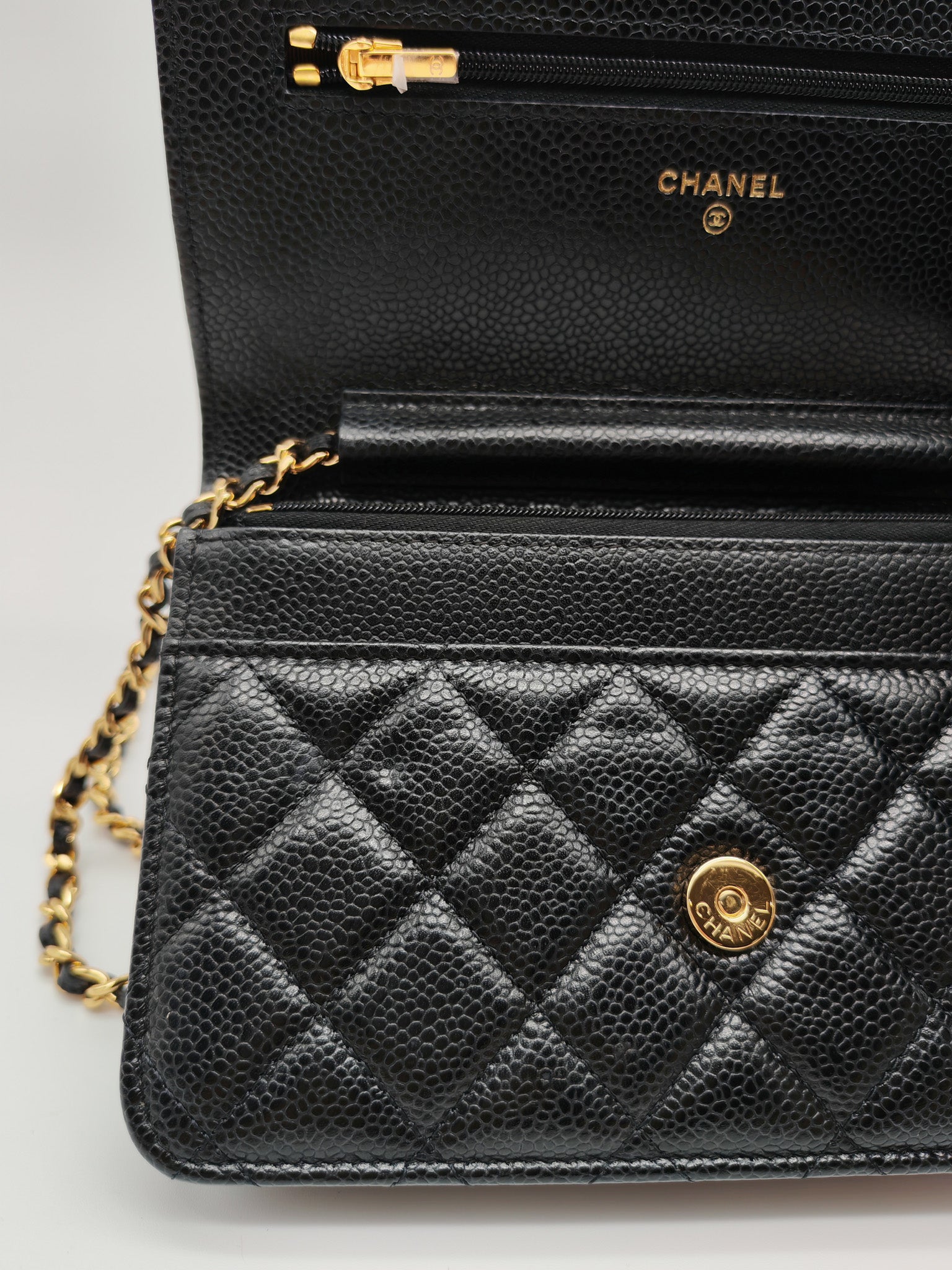 Wallet On Chain (WOC) in Black Caviar Leather and Gold Hardware (Microchip) | Purse Maison Luxury Bags Shop