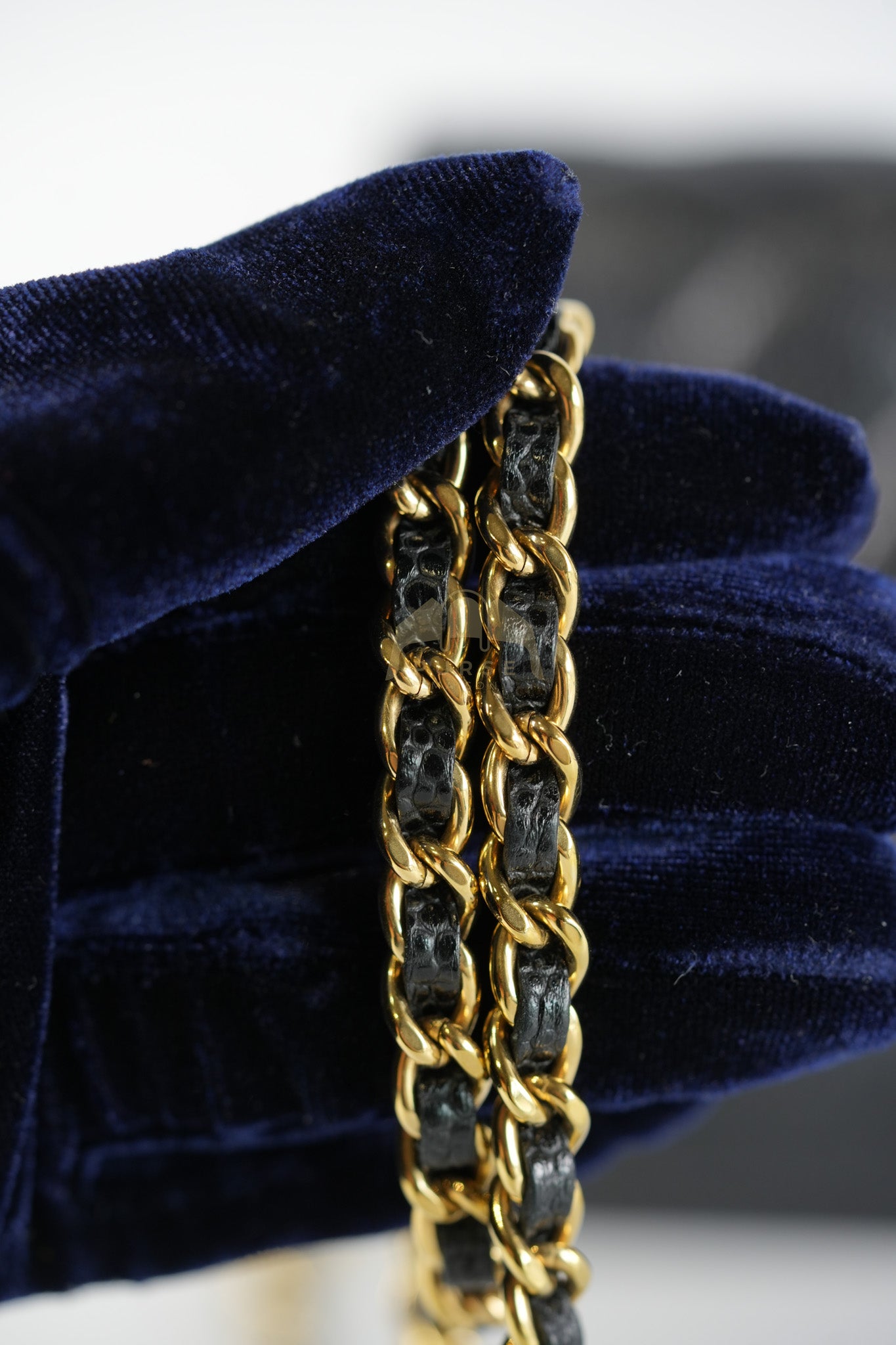 Wallet on Chain (WOC) in Black Caviar Leather & Gold Hardware Microchip | Purse Maison Luxury Bags Shop