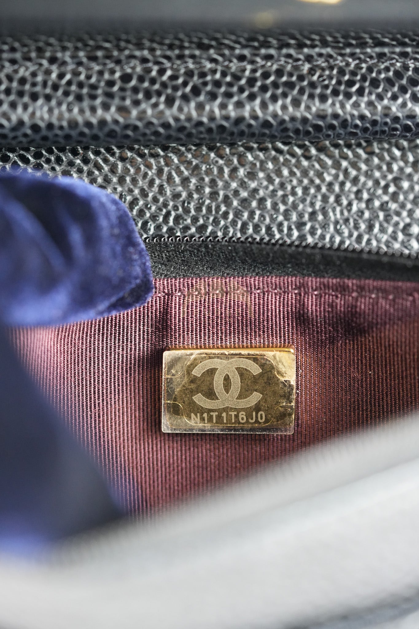 Wallet on Chain (WOC) in Black Caviar Leather & Gold Hardware Microchip | Purse Maison Luxury Bags Shop