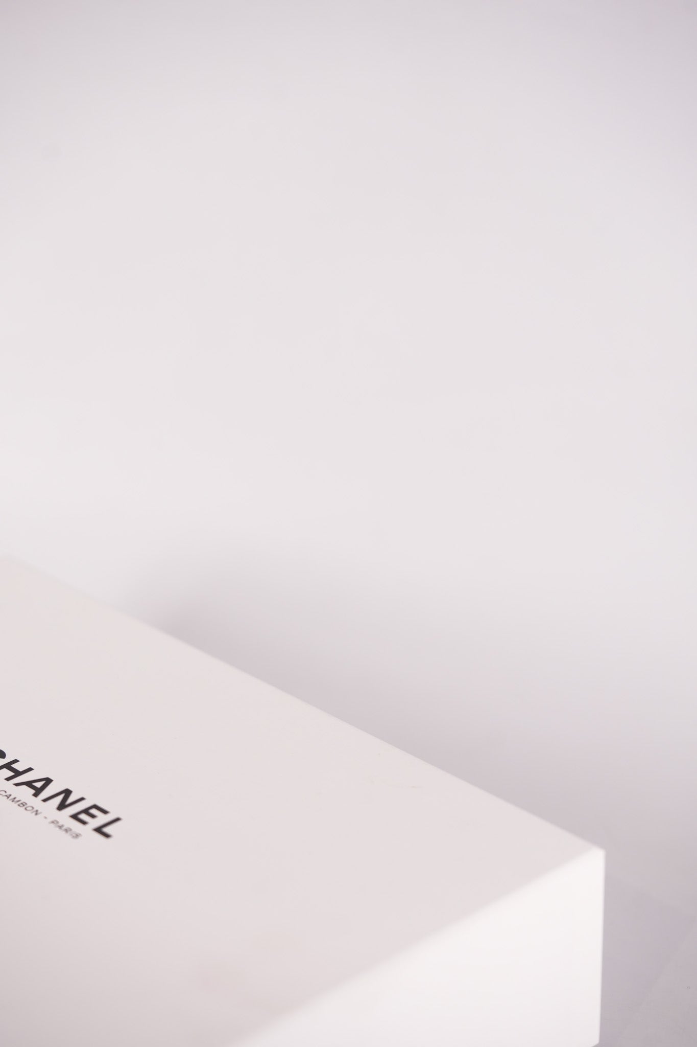 Wallet On Chain (WOC) in Black Quilted Caviar Leather & Gold Hardware Microchip | Purse Maison Luxury Bags Shop