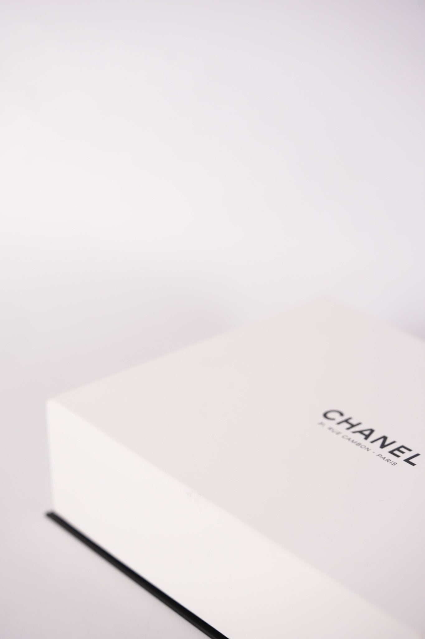 Wallet On Chain (WOC) in Black Quilted Caviar Leather & Gold Hardware Microchip | Purse Maison Luxury Bags Shop