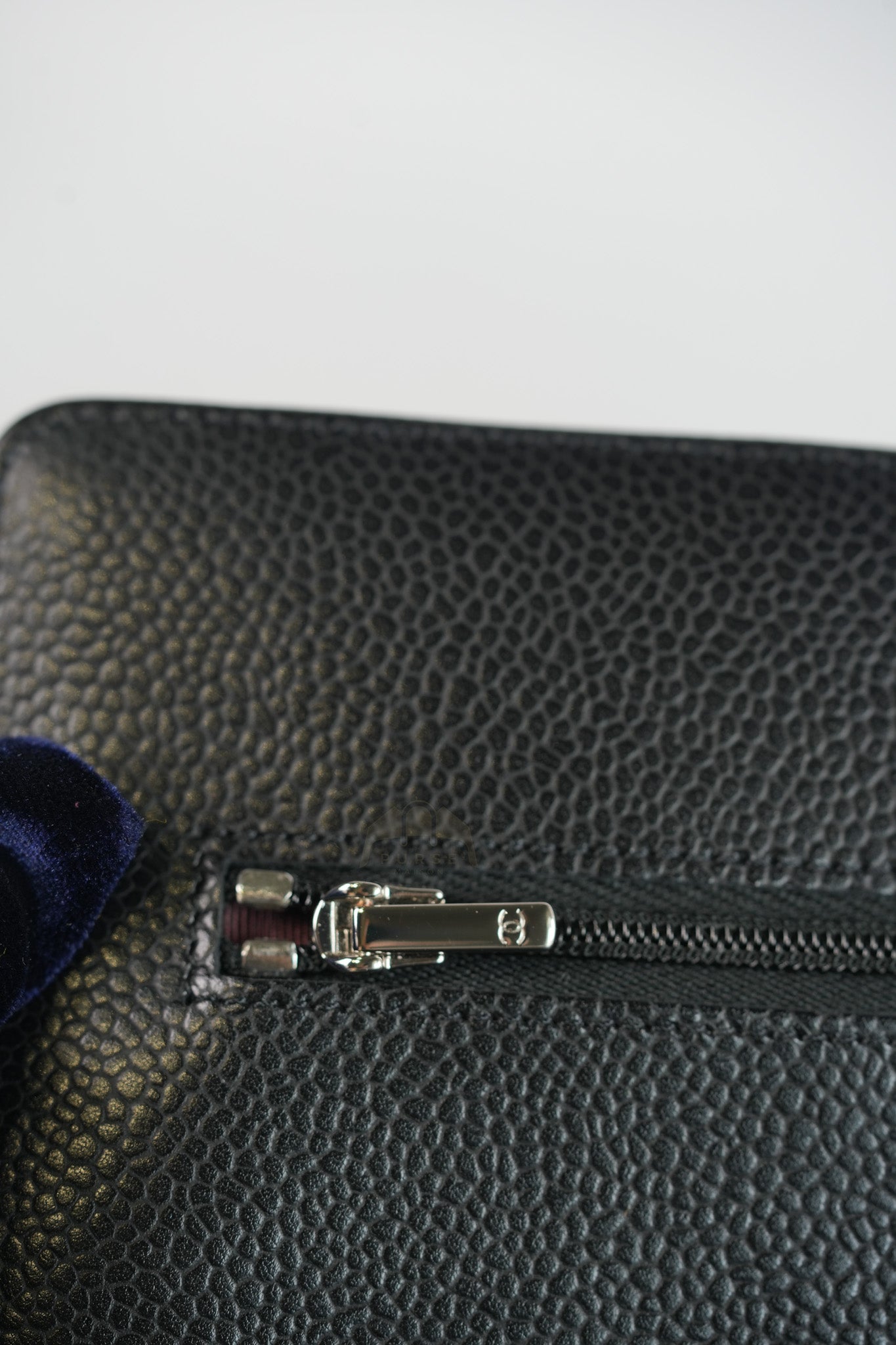 Wallet On Chain (WOC) in Quilted Caviar Leather and Silver Hardware (Microchip) | Purse Maison Luxury Bags Shop