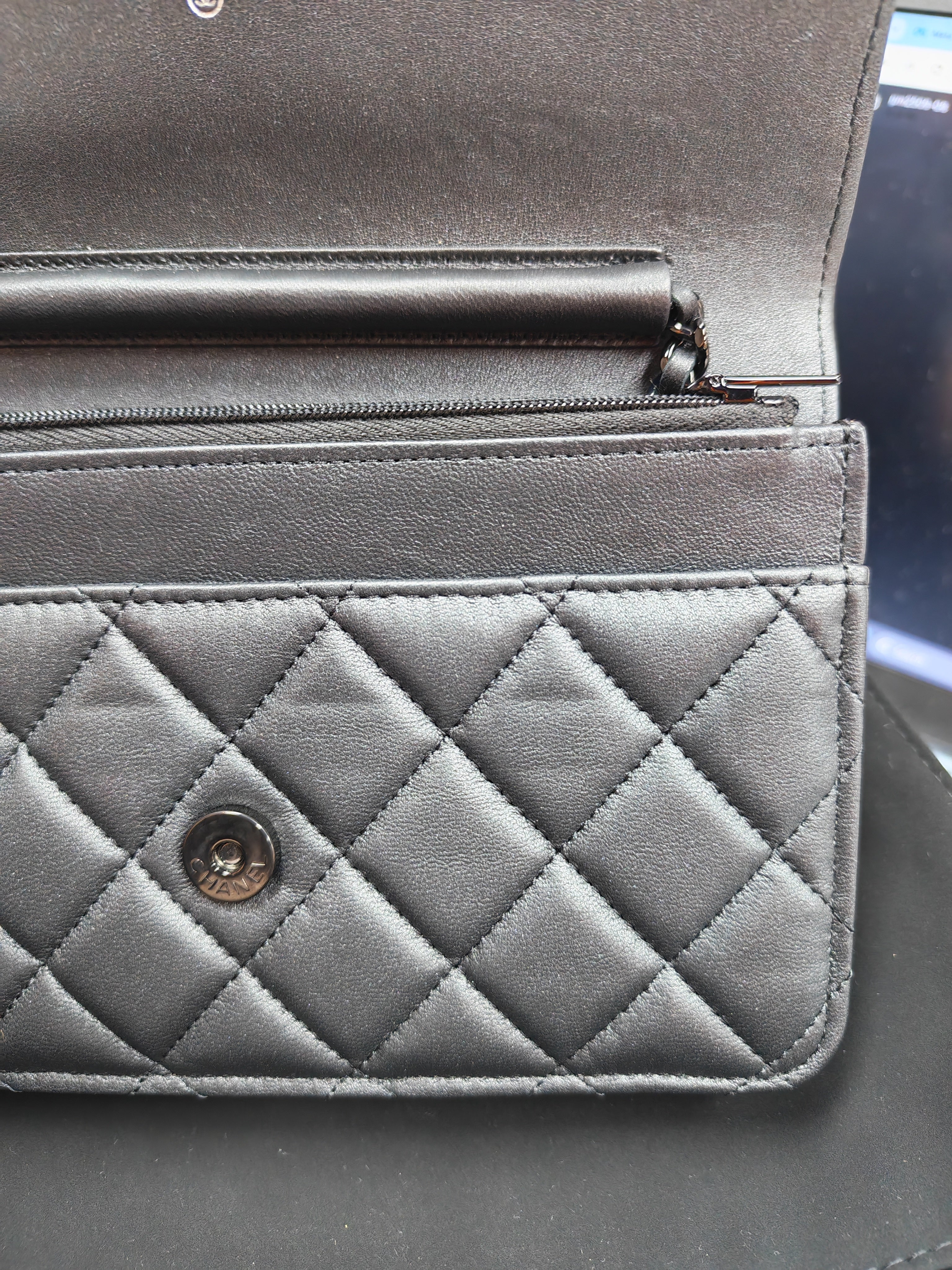 Wallet On Chain (WOC) So Black in Iridescent Lambskin Leather (Microchip) | Purse Maison Luxury Bags Shop
