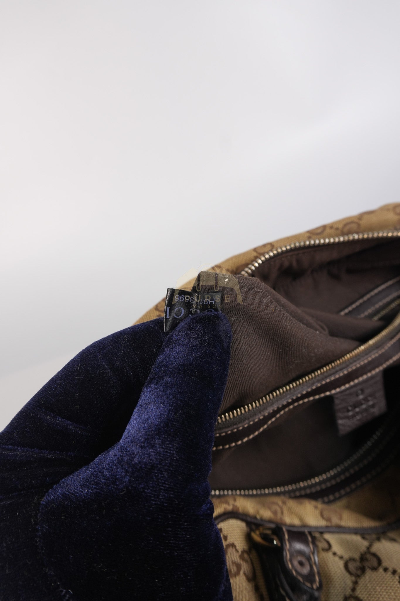 Wave Boston Medium in Beige/Ebony GG Canvas | Purse Maison Luxury Bags Shop