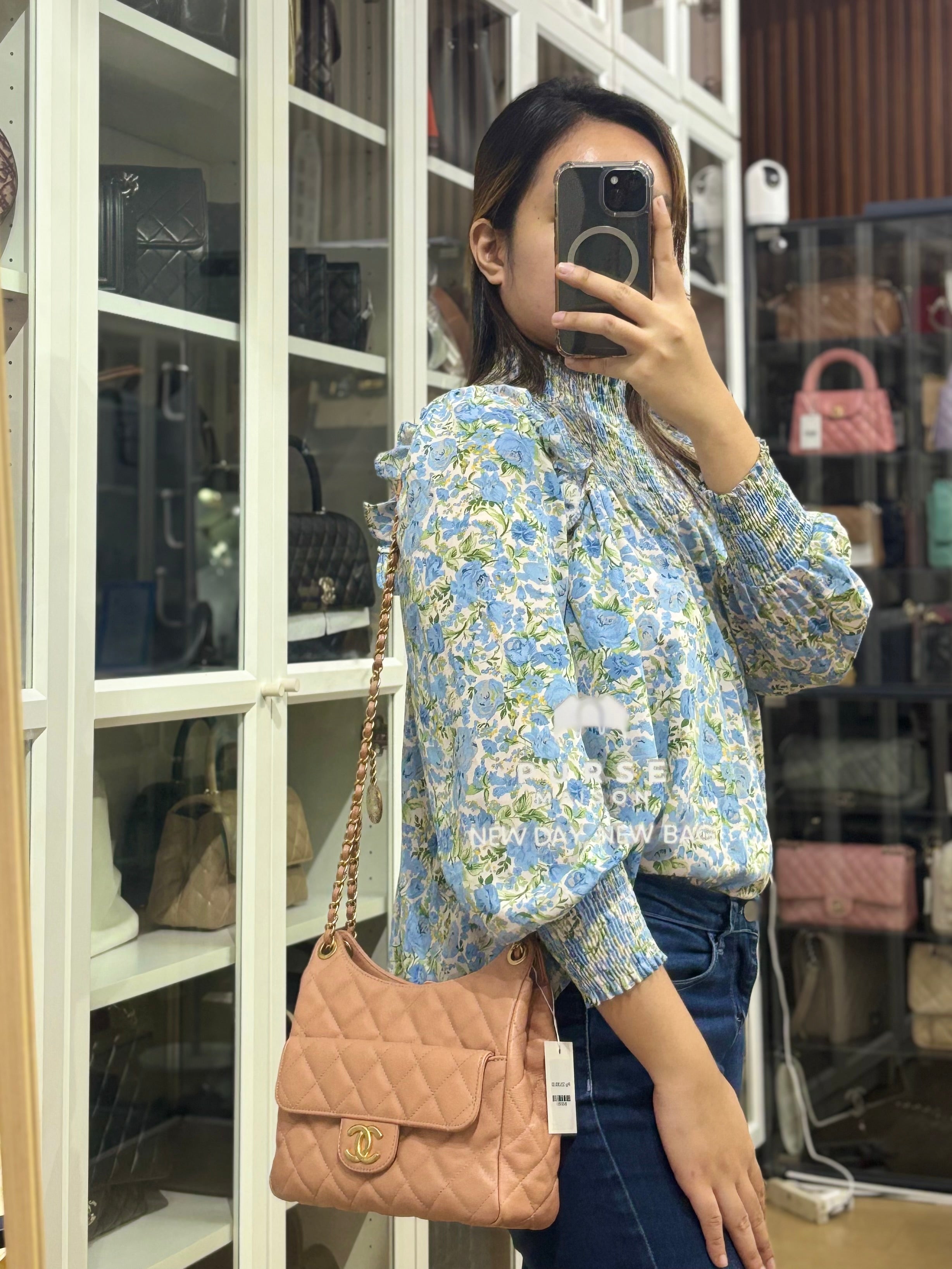 Wavy Small Hobo Caramel Caviar Leather in Aged Gold Hardware (Microchip) | Purse Maison Luxury Bags Shop