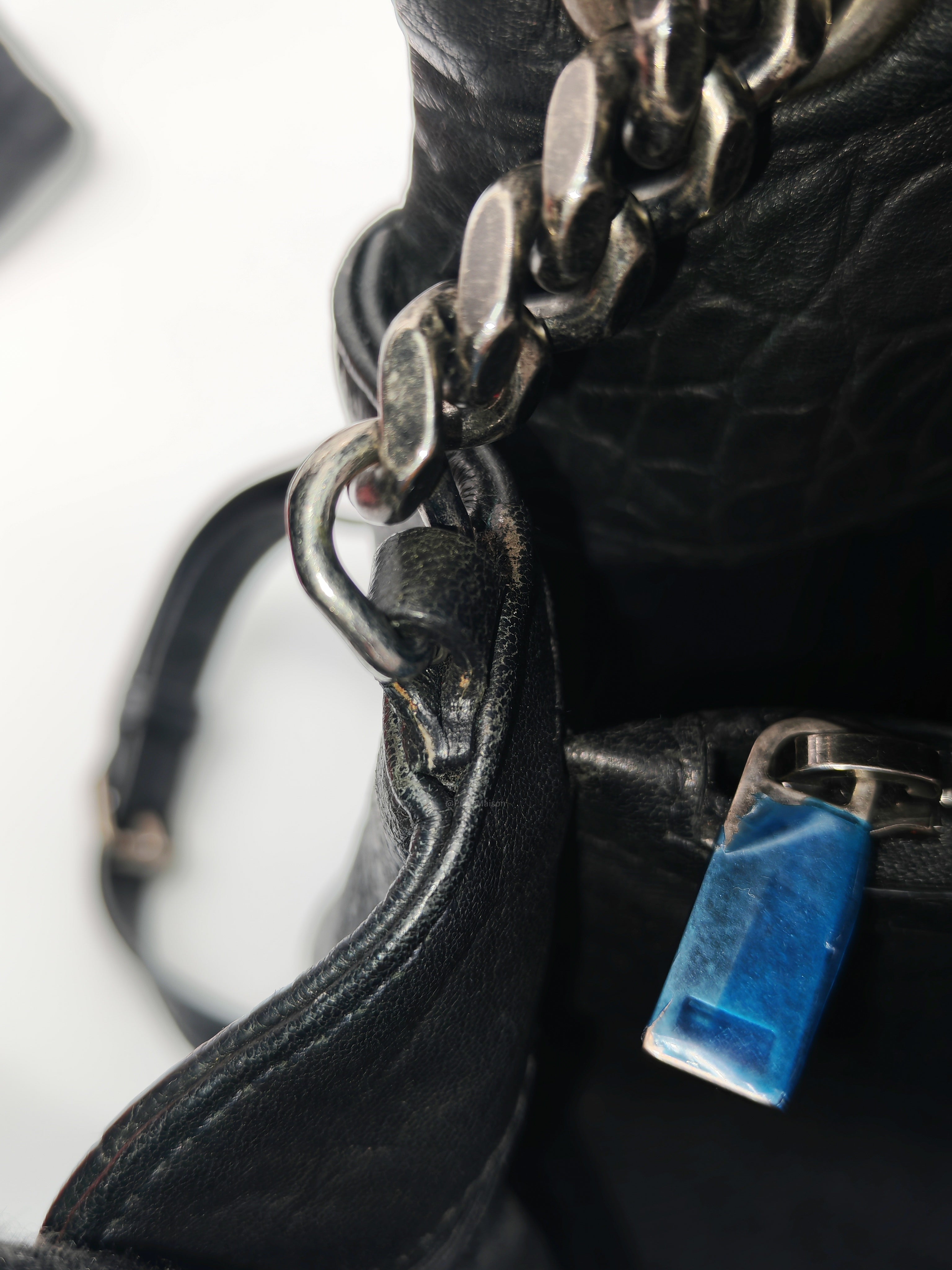 Yves Saint Laurent Medium West Hollywood Monogram Fold-over in Black Crocodile-Embossed Calfskin Leather Crossbody Bag