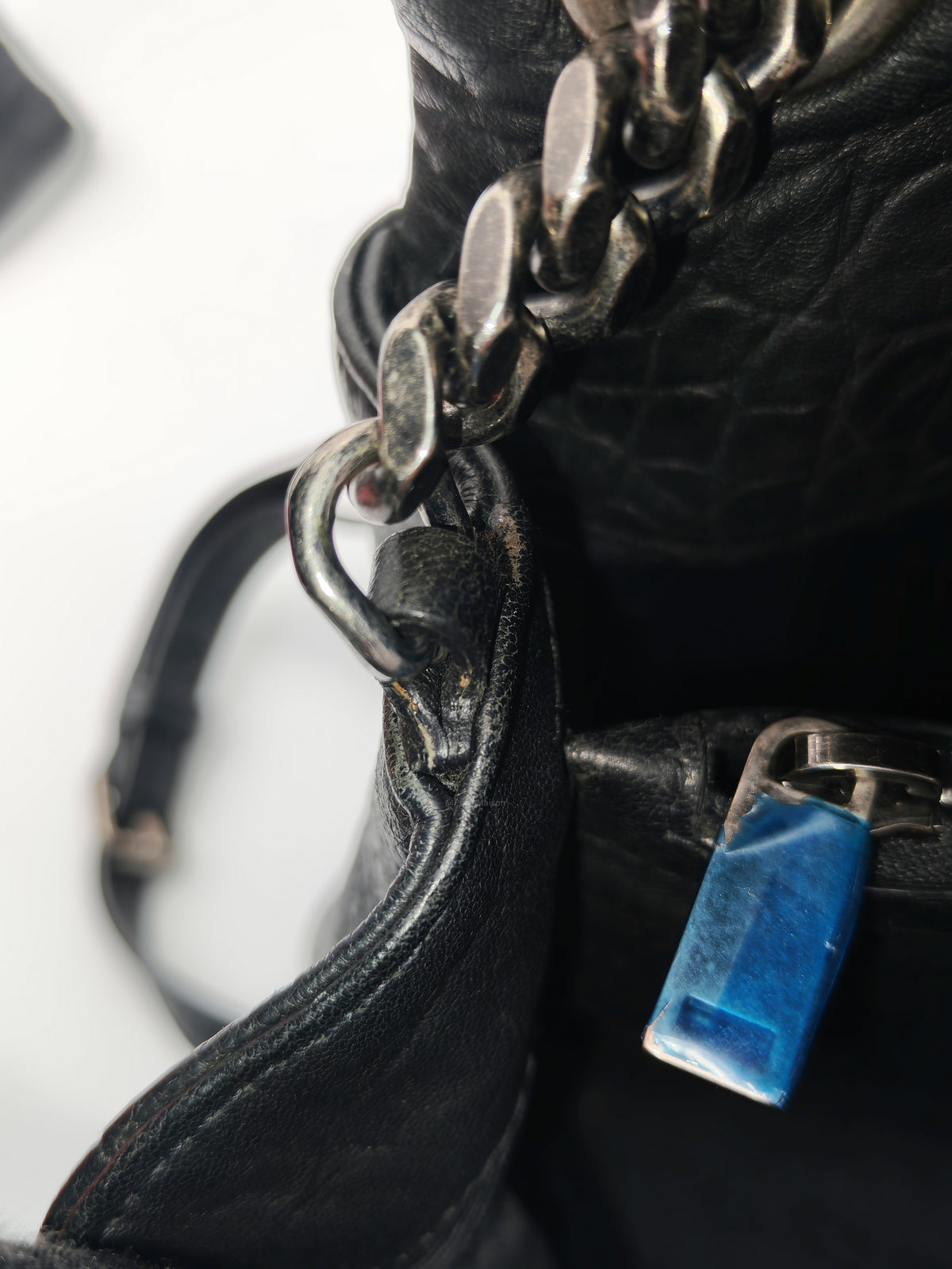 Yves Saint Laurent Medium West Hollywood Monogram Fold-over in Black Crocodile-Embossed Calfskin Leather Crossbody Bag | Purse Maison Luxury Bags Shop