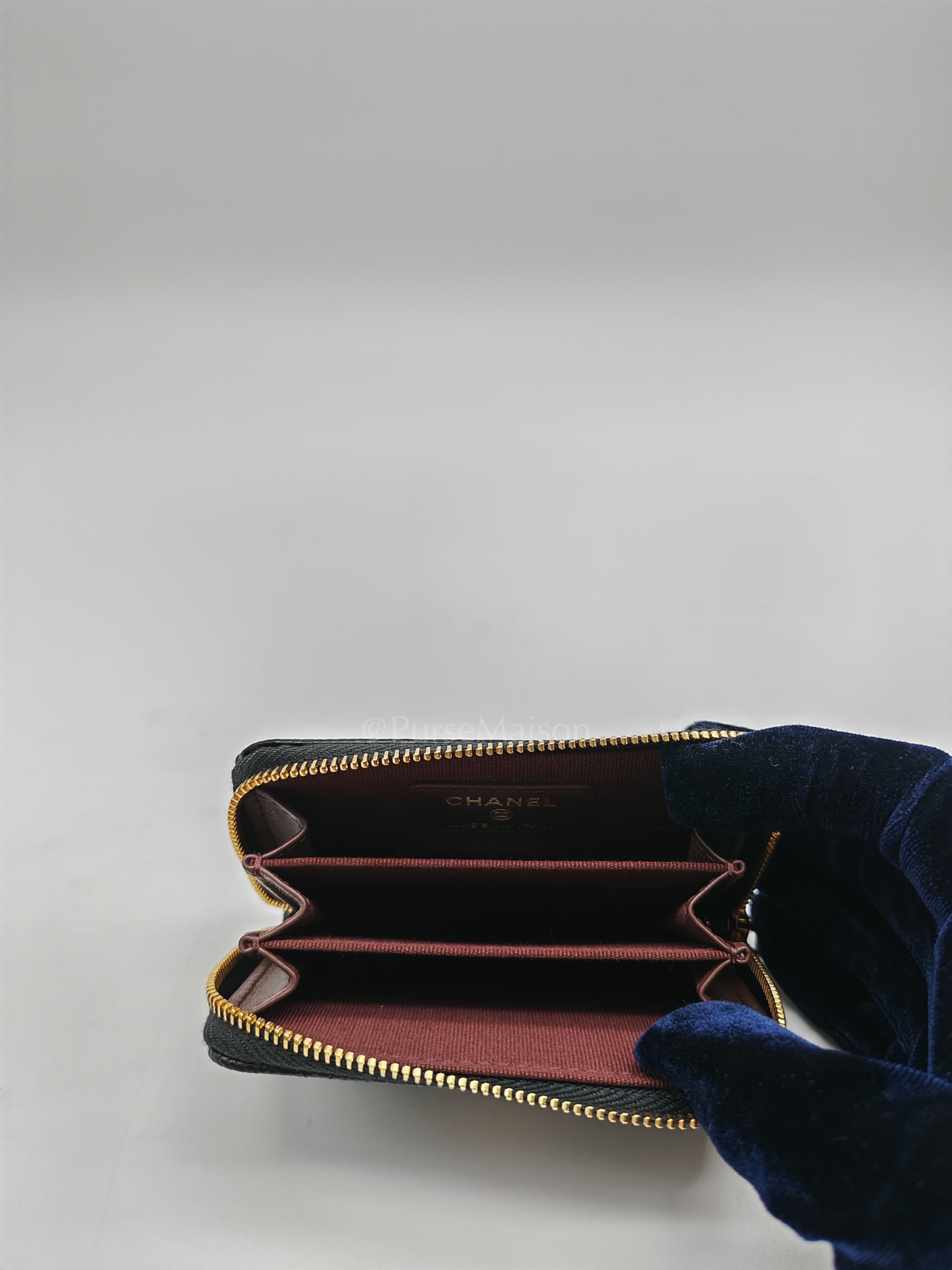 Zip Cardholder in Black Caviar Leather and Gold Hardware (Microchip) | Purse Maison Luxury Bags Shop
