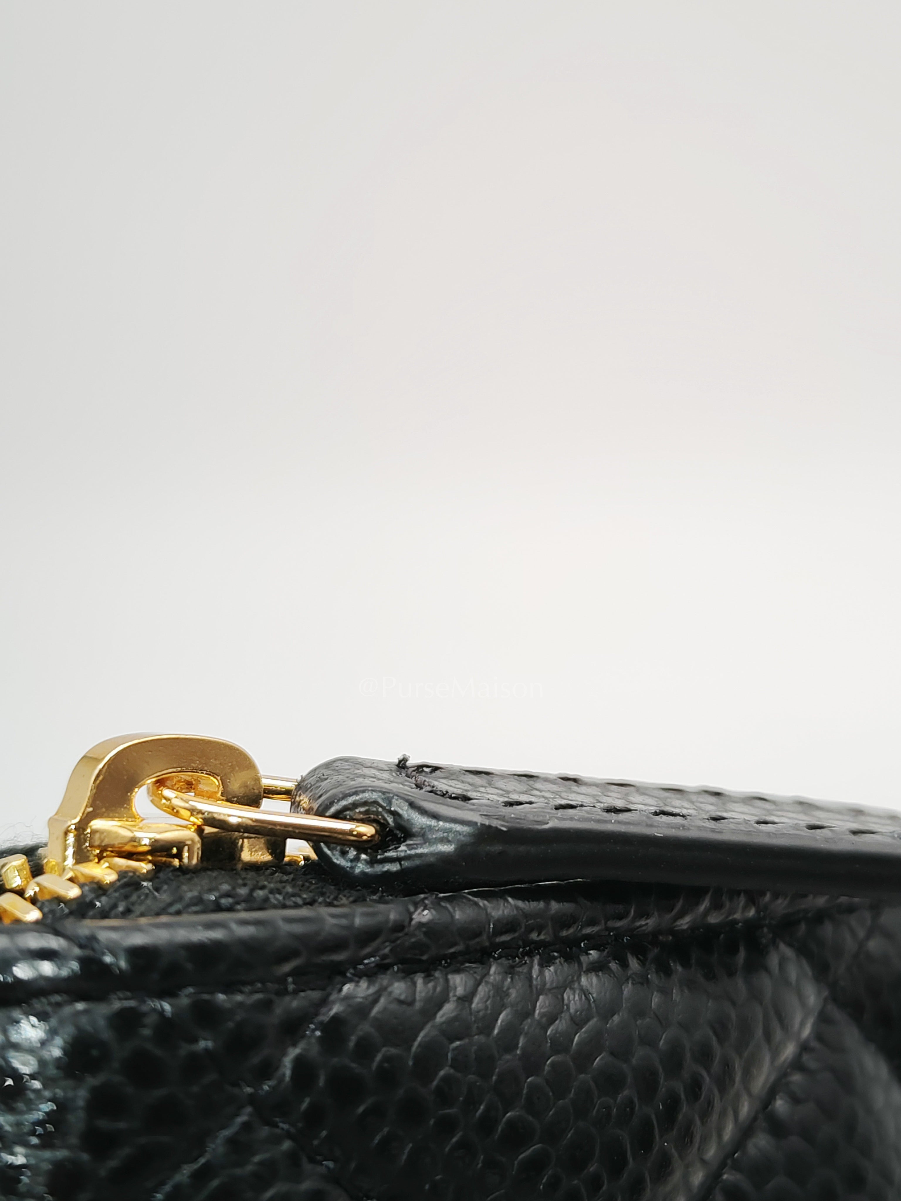Zipped Card Holder in Black Caviar Leather and Gold Hardware (Microchip) | Purse Maison Luxury Bags Shop