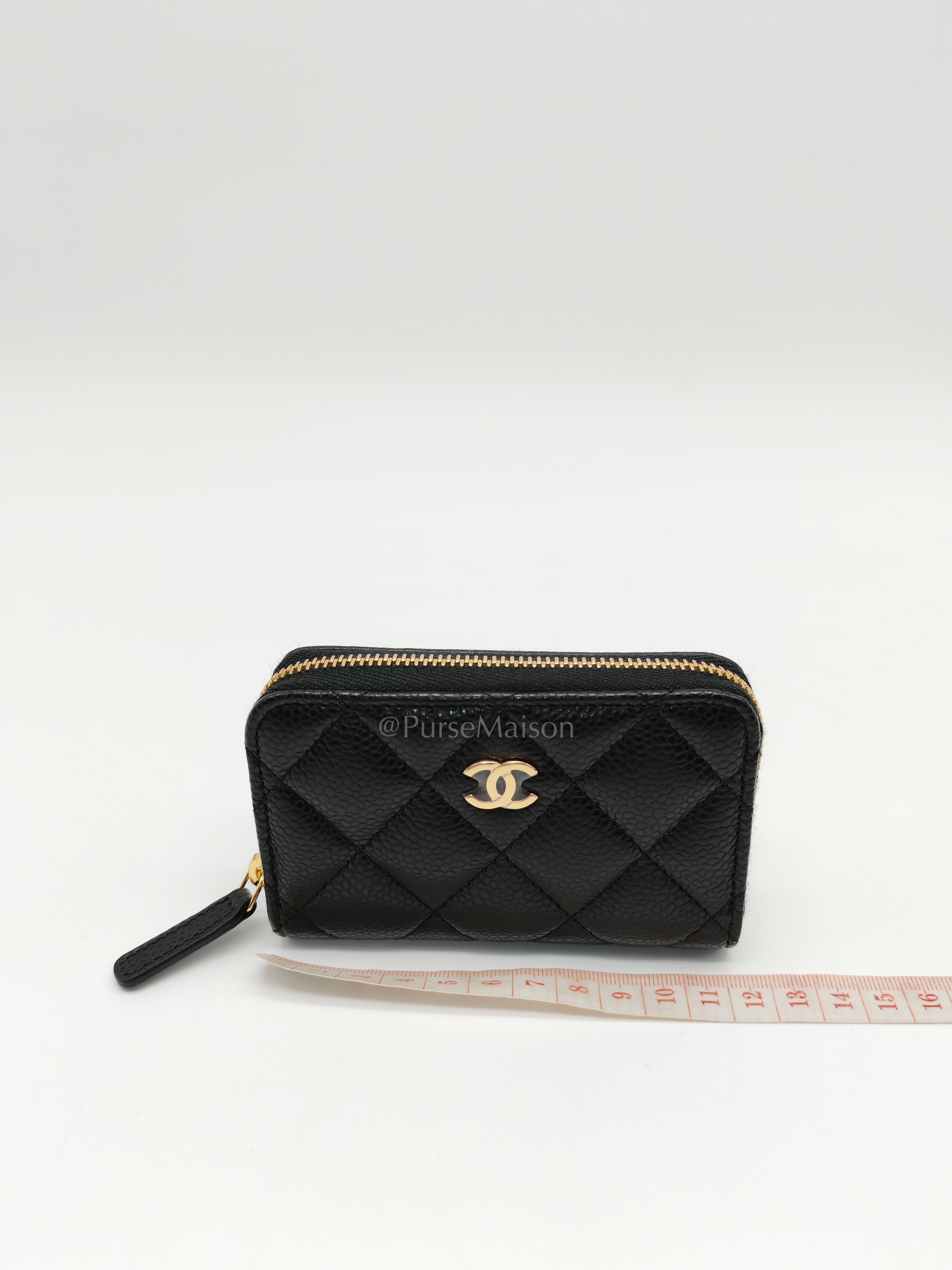 Zipped Card Holder in Black Caviar Leather and Gold Hardware (Microchip) | Purse Maison Luxury Bags Shop