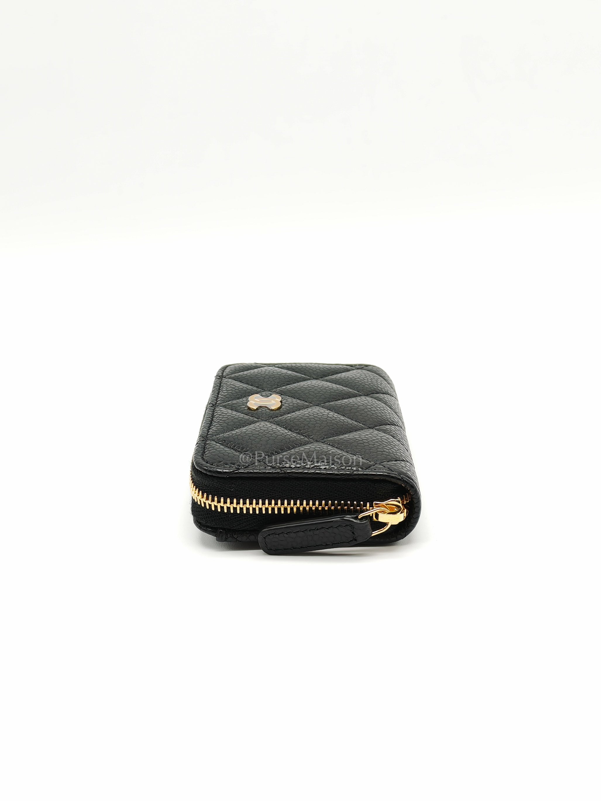 Zipped Card Holder in Black Caviar Leather and Gold Hardware (Microchip) | Purse Maison Luxury Bags Shop