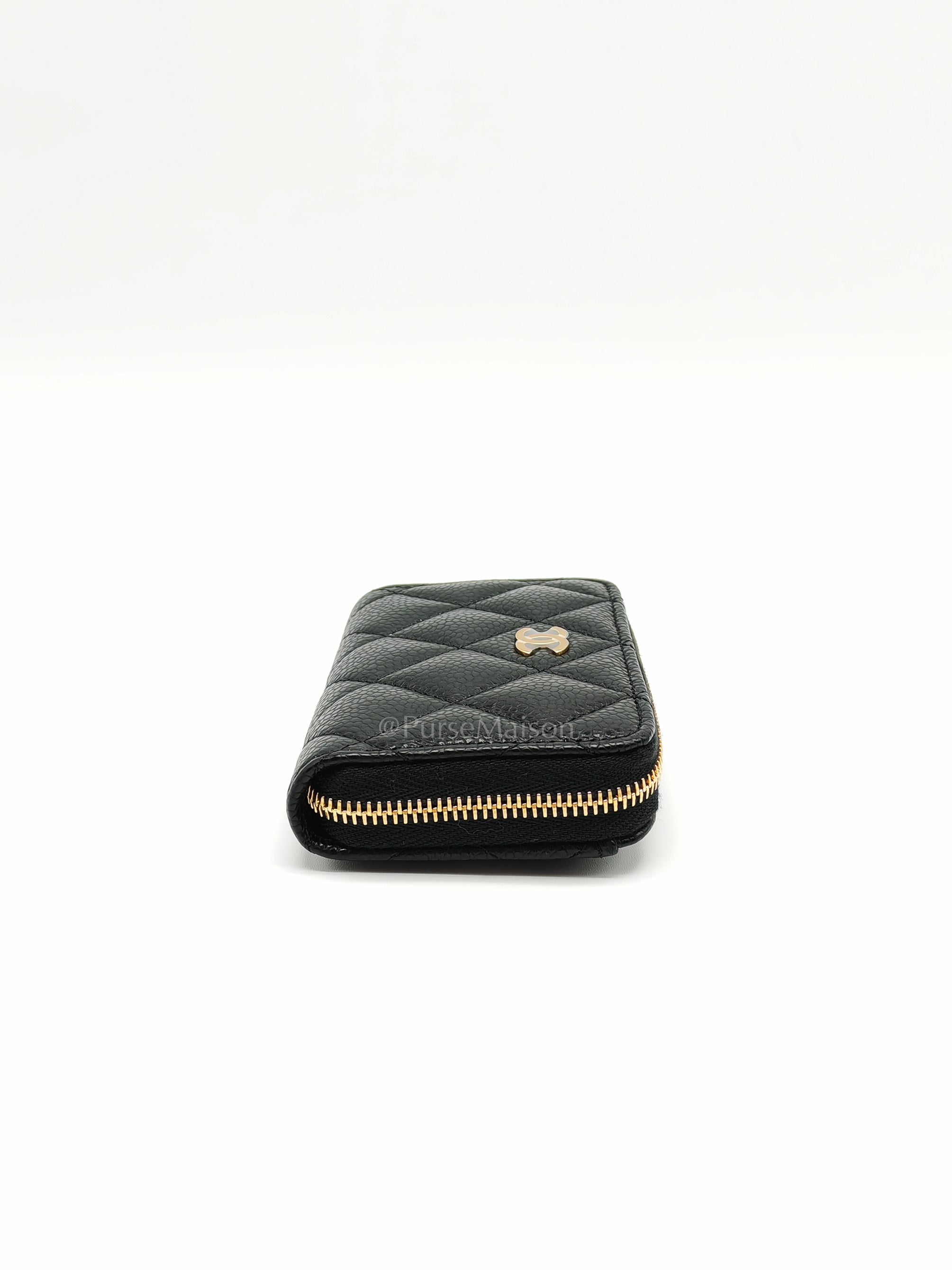 Zipped Card Holder in Black Caviar Leather and Gold Hardware (Microchip) | Purse Maison Luxury Bags Shop