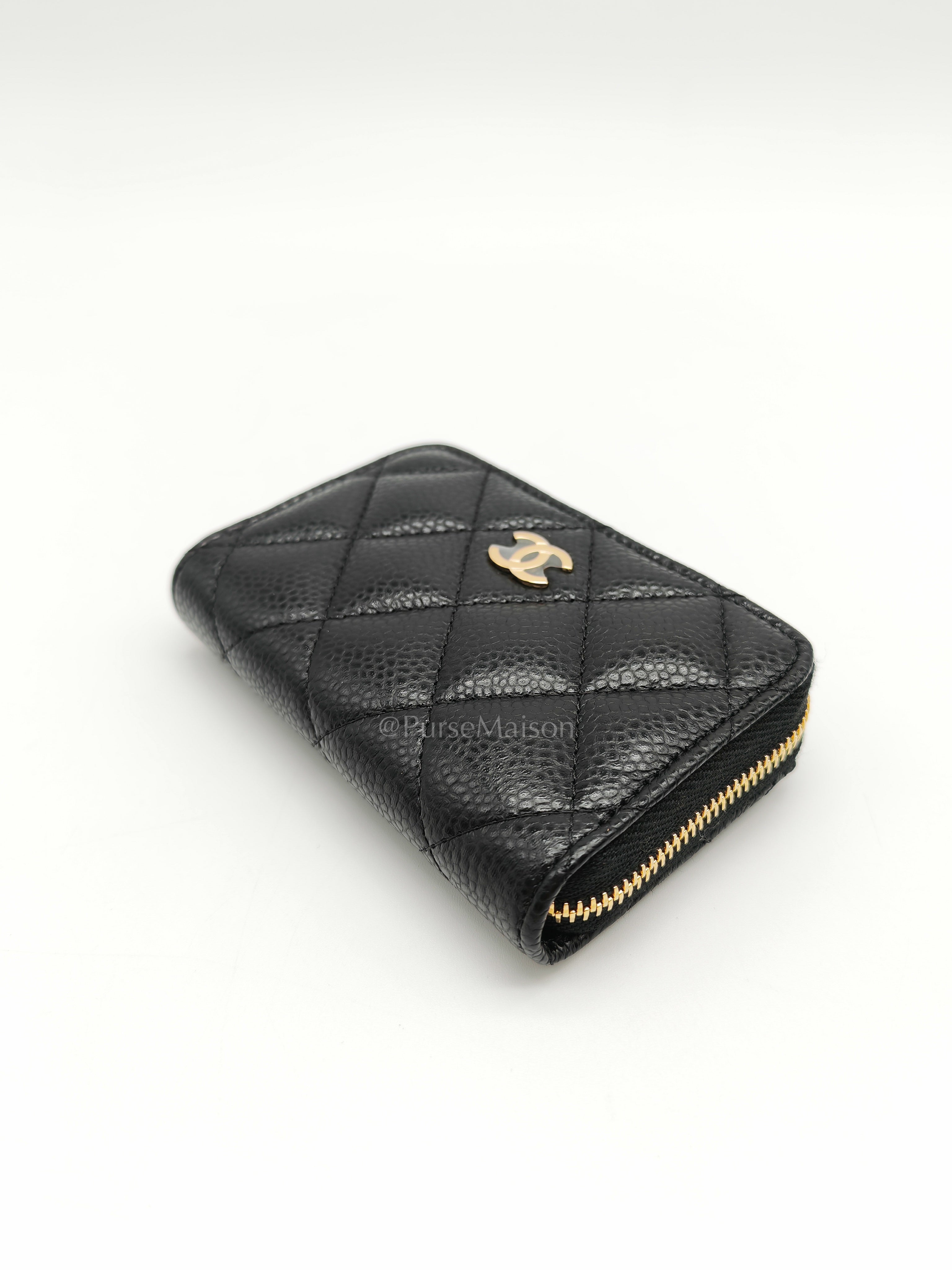 Zipped Card Holder in Black Caviar Leather and Gold Hardware (Microchip) | Purse Maison Luxury Bags Shop