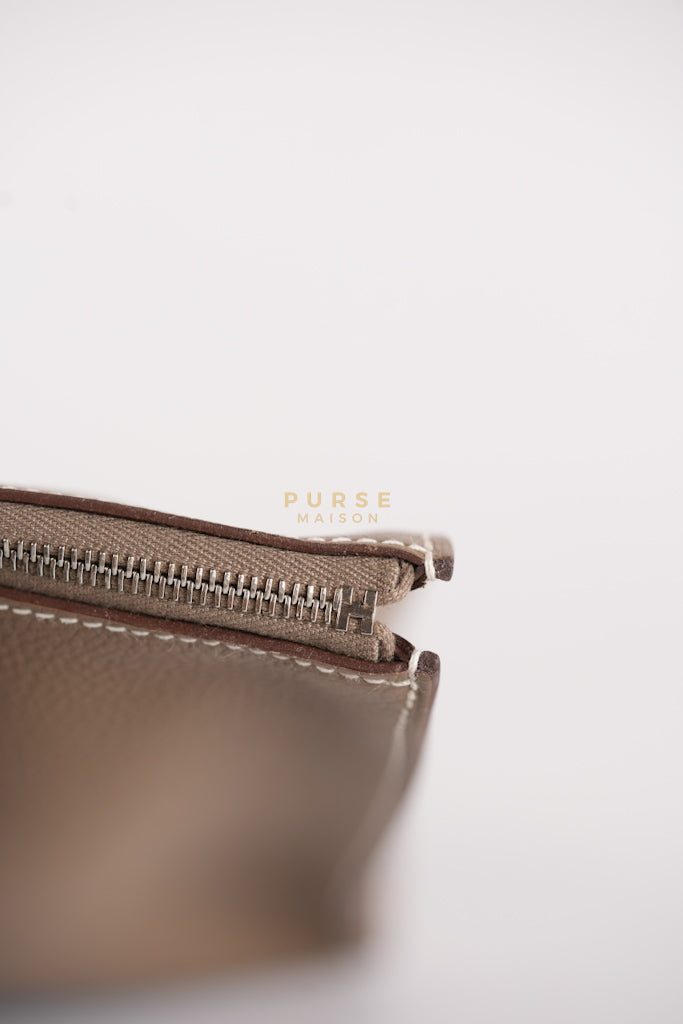 Zipped Case Zipengo GM Pouch in Etoupe Evercolor Leather & Palladium Hardware Stamp K (2025) | Purse Maison Luxury Bags Shop