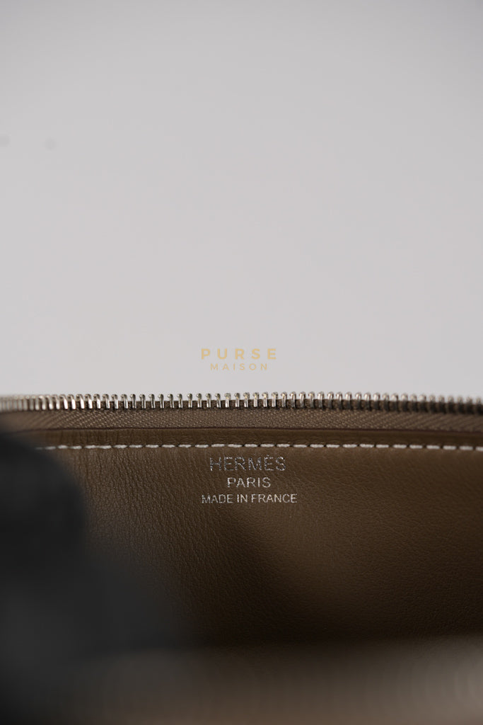 Zipped Case Zipengo GM Pouch in Etoupe Evercolor Leather & Palladium Hardware Stamp K (2025) | Purse Maison Luxury Bags Shop