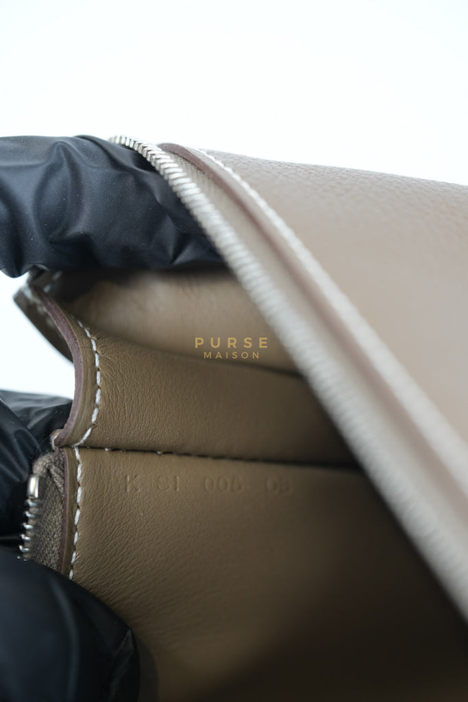 Zipped Case Zipengo GM Pouch in Etoupe Evercolor Leather & Palladium Hardware Stamp K (2025) | Purse Maison Luxury Bags Shop