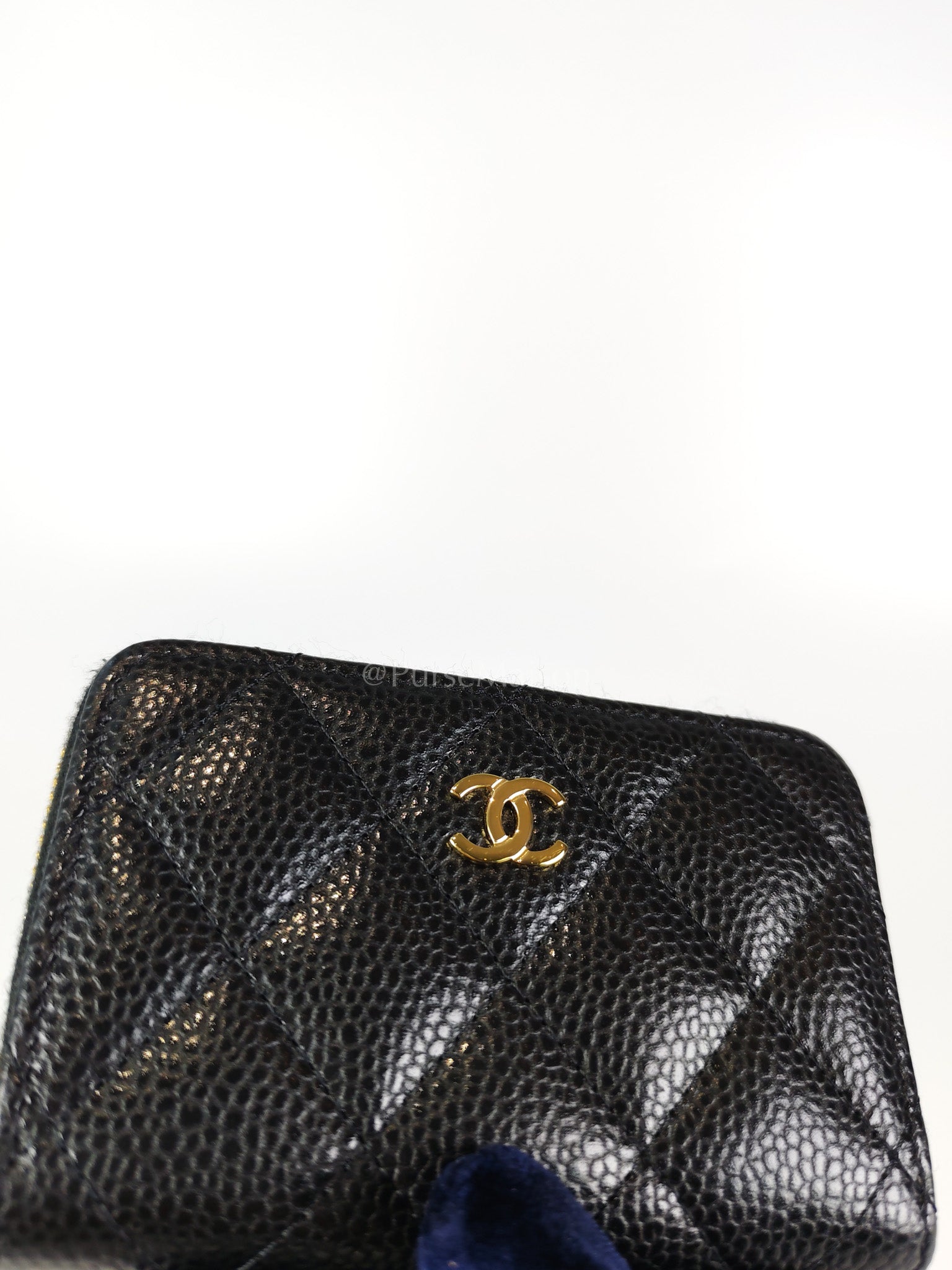 Zippy Card Holder in Black Caviar Leather and Gold Hardware (Microchip) | Purse Maison Luxury Bags Shop