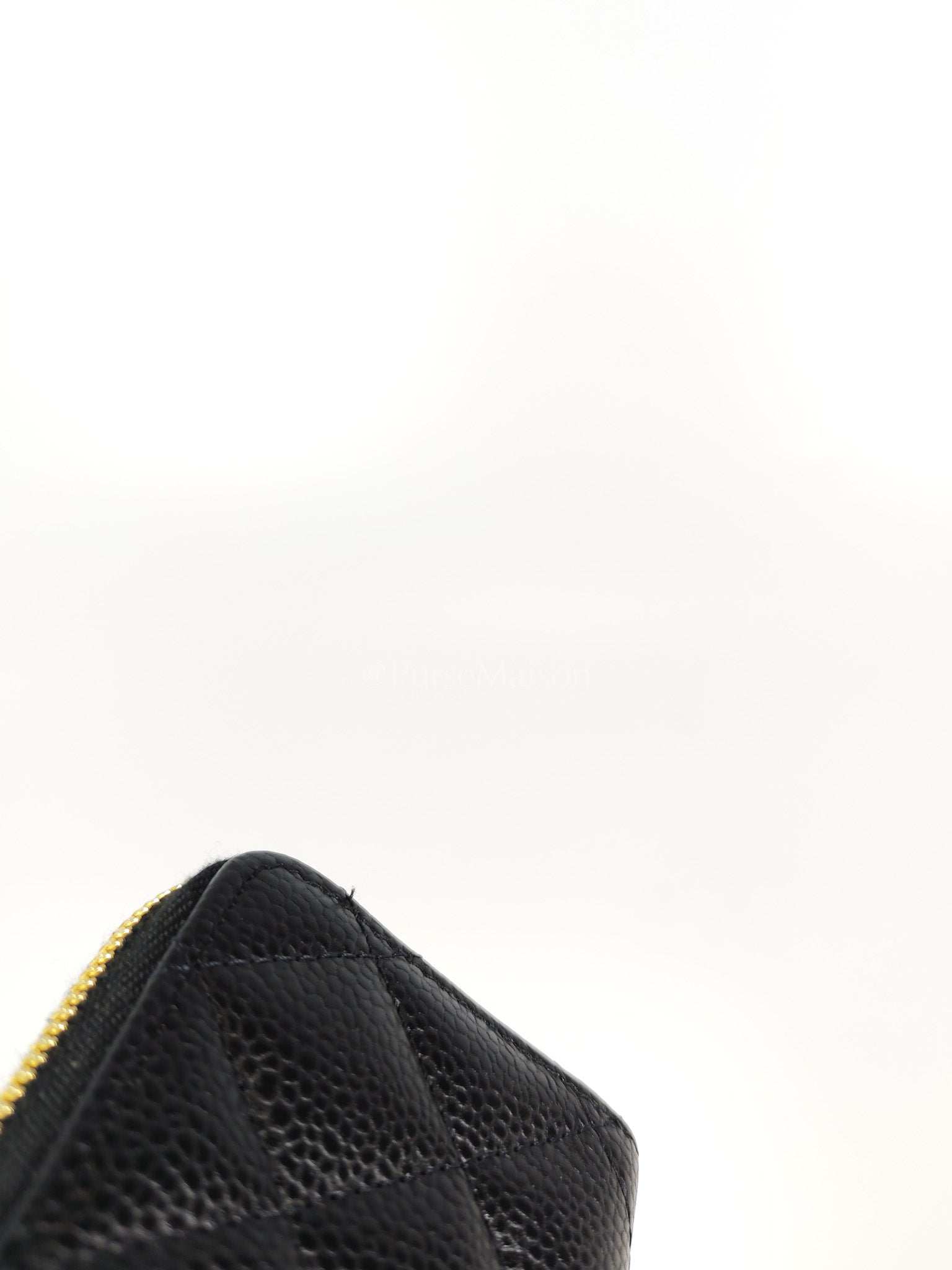 Zippy Card Holder in Black Caviar Leather and Gold Hardware (Microchip) | Purse Maison Luxury Bags Shop