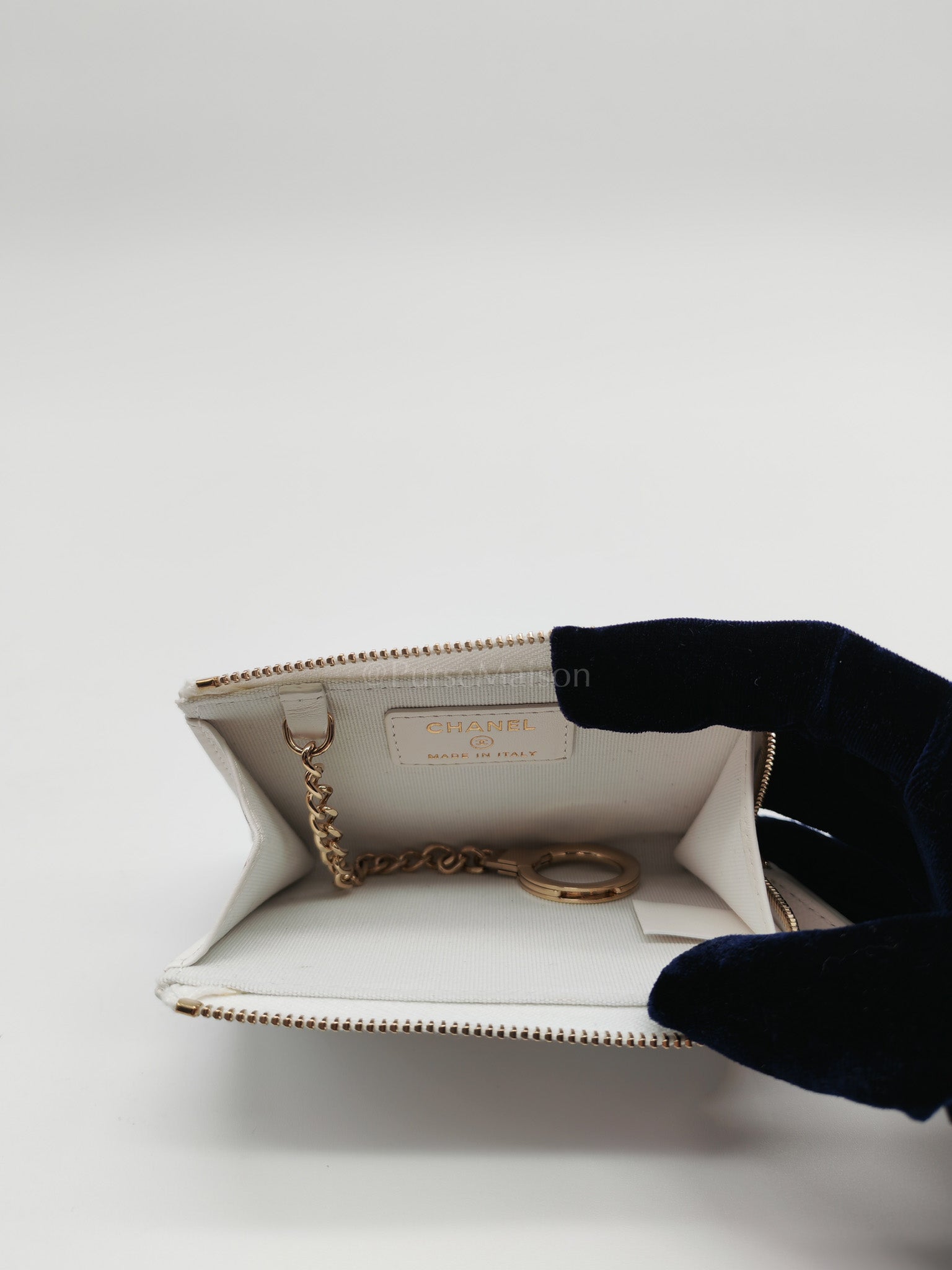 Zippy Key Pouch in White Quilted Caviar Leather and Light Gold Hardware (Microchip) | Purse Maison Luxury Bags Shop