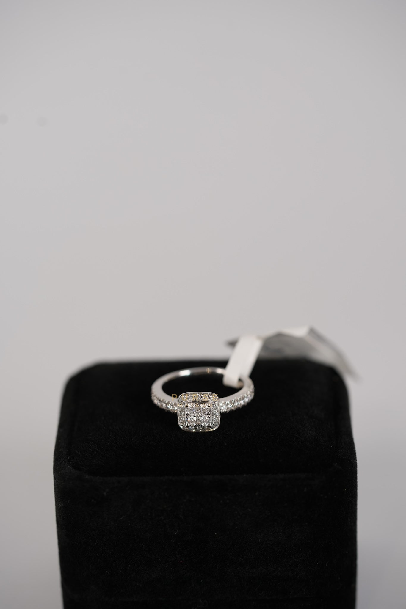 0.18 carat 4.64g Natural Diamond HK Setting Ring US Size 6.5 R7 | Purse Maison Luxury Bags Shop