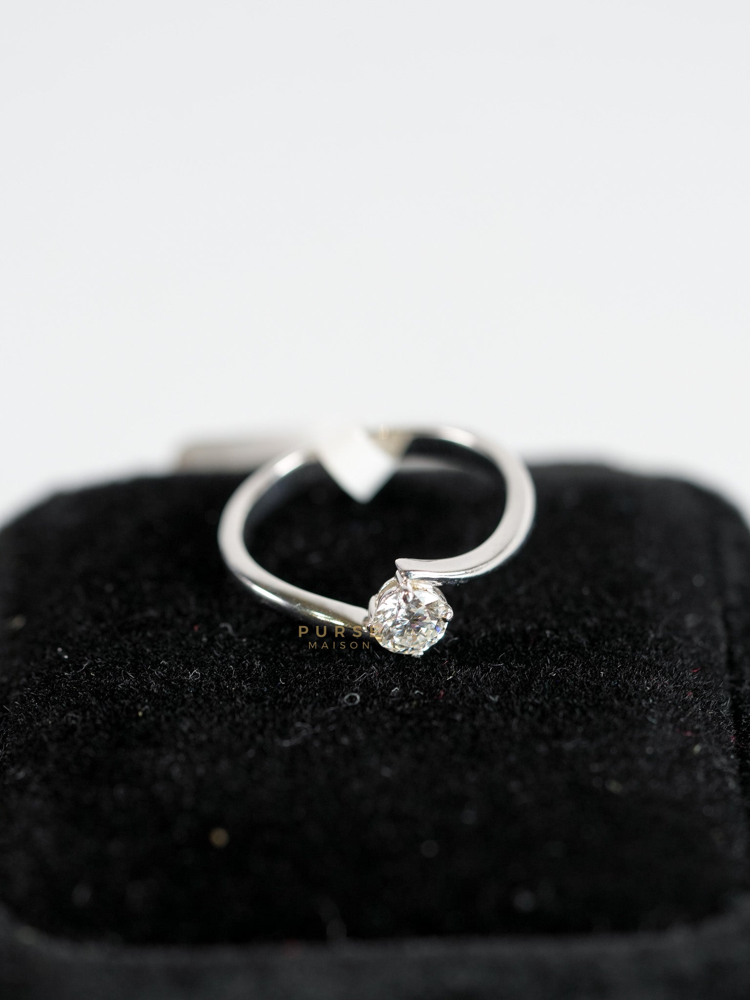 0.32 carats 2.60g Natural Diamond HK Setting Ring US Size 7 R22 | Purse Maison Luxury Bags Shop