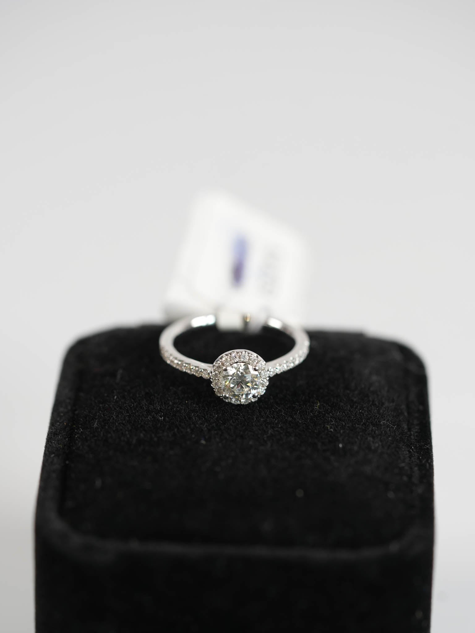 0.61 carats Center Natural Diamond2.87g HK Setting Ring US Size 6.5 R20 | Purse Maison Luxury Bags Shop