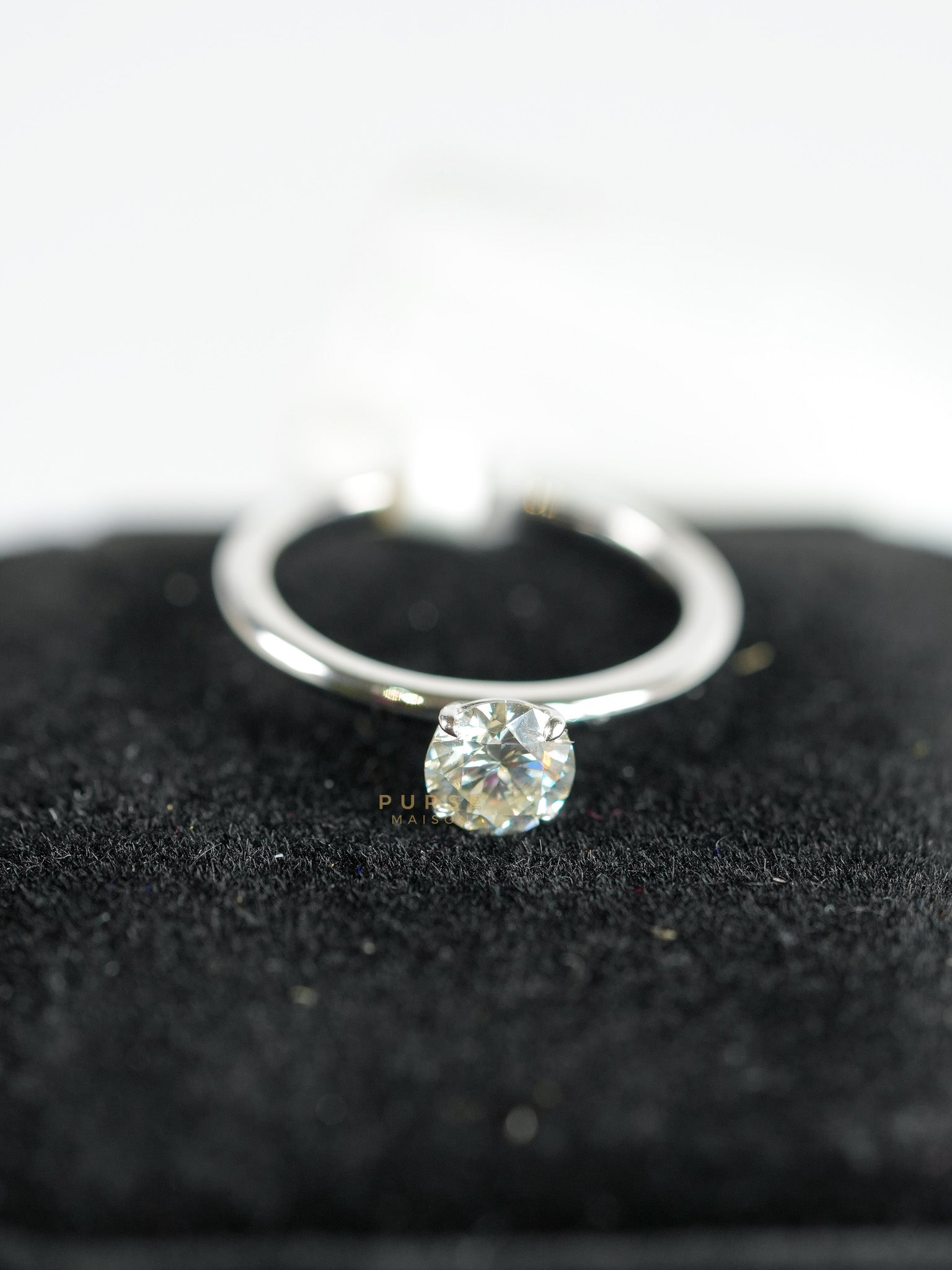 0.77 carats Center Diamond 2.84g Natural Diamond HK Setting Ring US Size 6.5 R18 | Purse Maison Luxury Bags Shop
